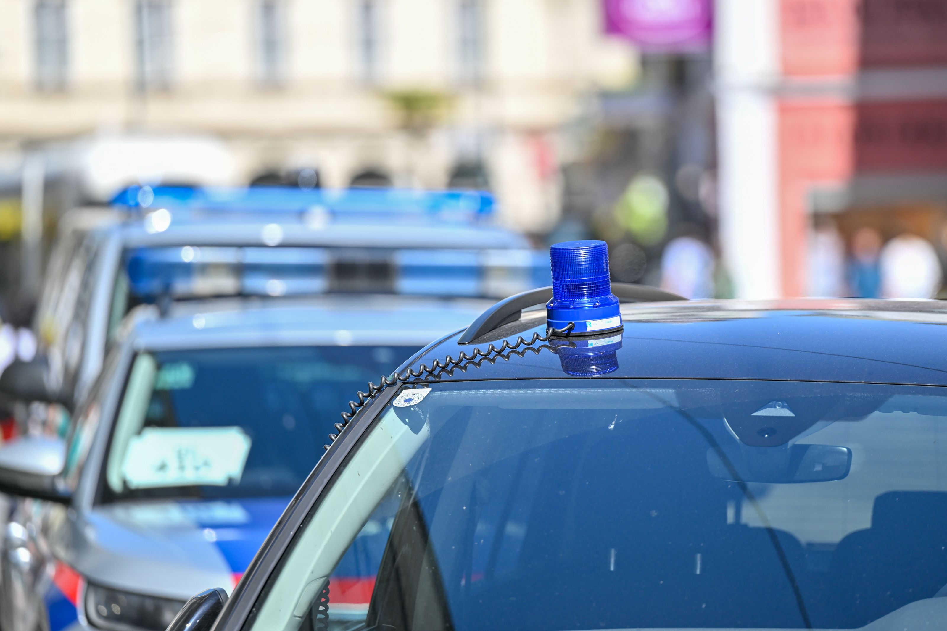 Nach einer Bombendrohung durchsucht die Polizei das Bezirksgericht Feldkirch. (Symbolbild)