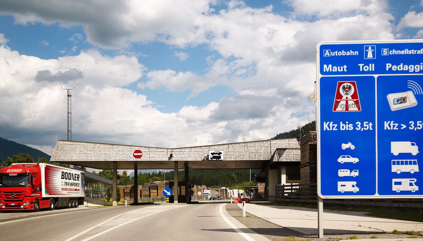 Über einen Webshop wollte die Salzburgerin eine Jahresvignette kaufen. (Symbolbild)