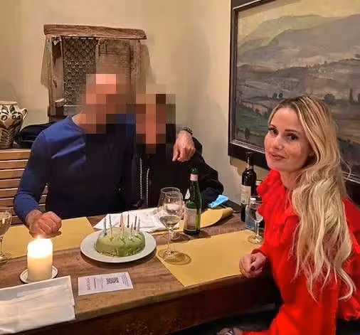 Der Verstorbene mit seinem Sohn und mit Denise Rodriguez, der Mutter des 16-Jährigen.