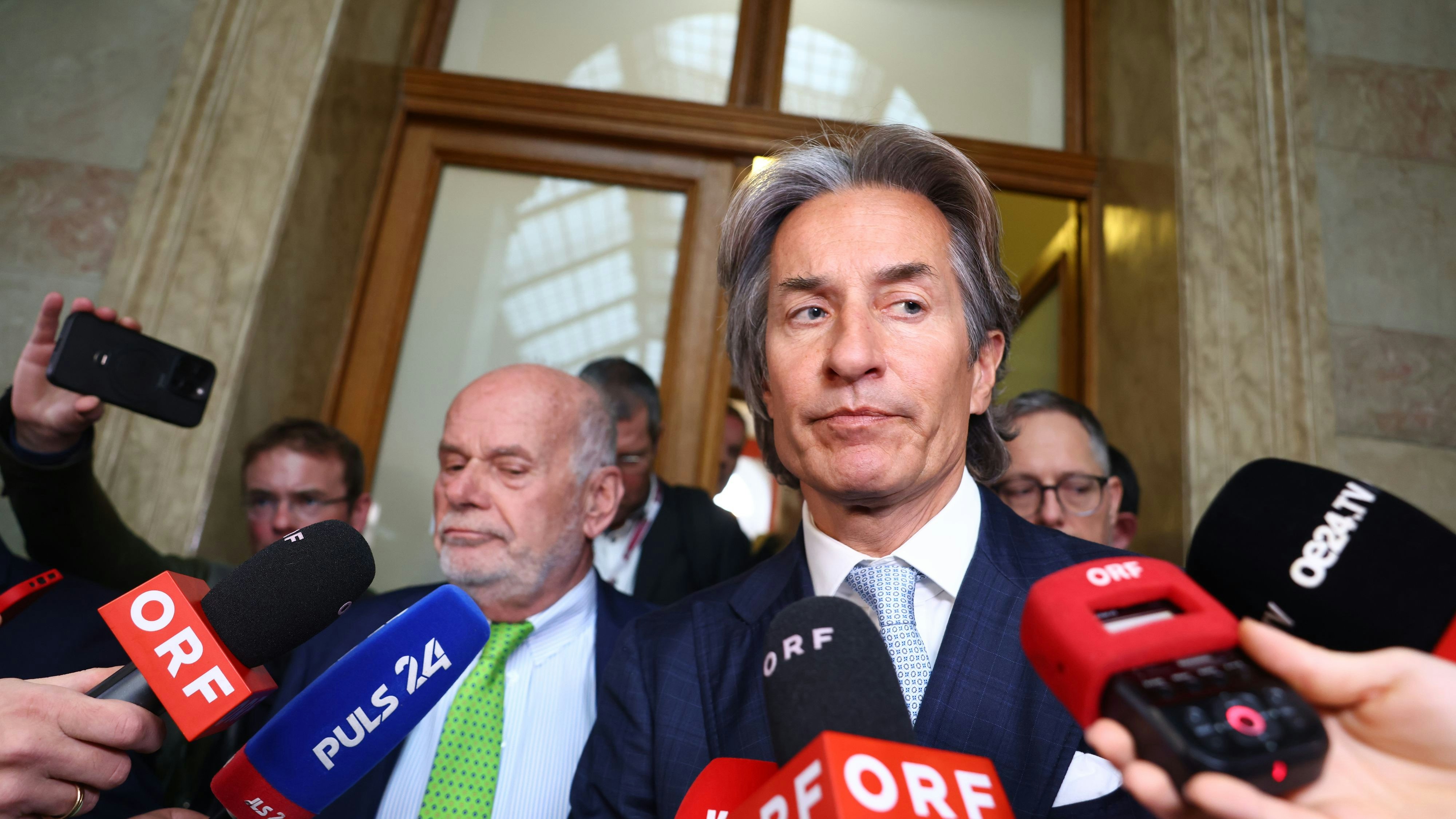 Heute.at - Fußfessel für Grasser – Ex-Minister kommt frei