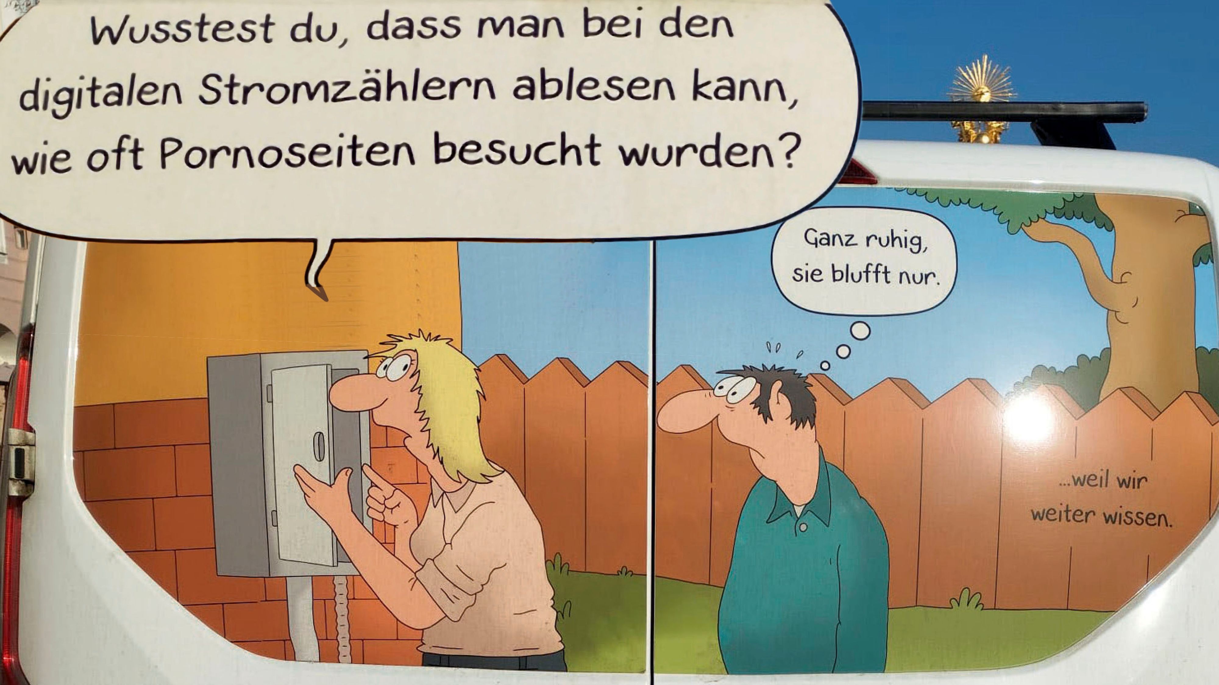 Auf den Firmenautos des Linzer Unternehmens Elektro Weilguny sind Motive zu sehen, die für Unterhaltung sorgen.