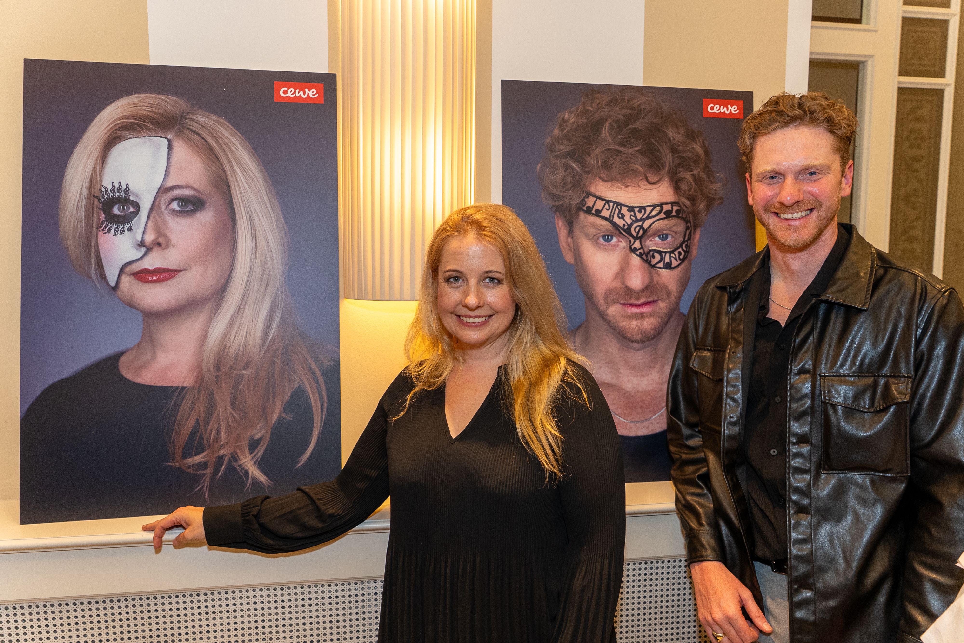 Schauspielerin Iva Schell mit Sänger Lucas Fendrich bei der 