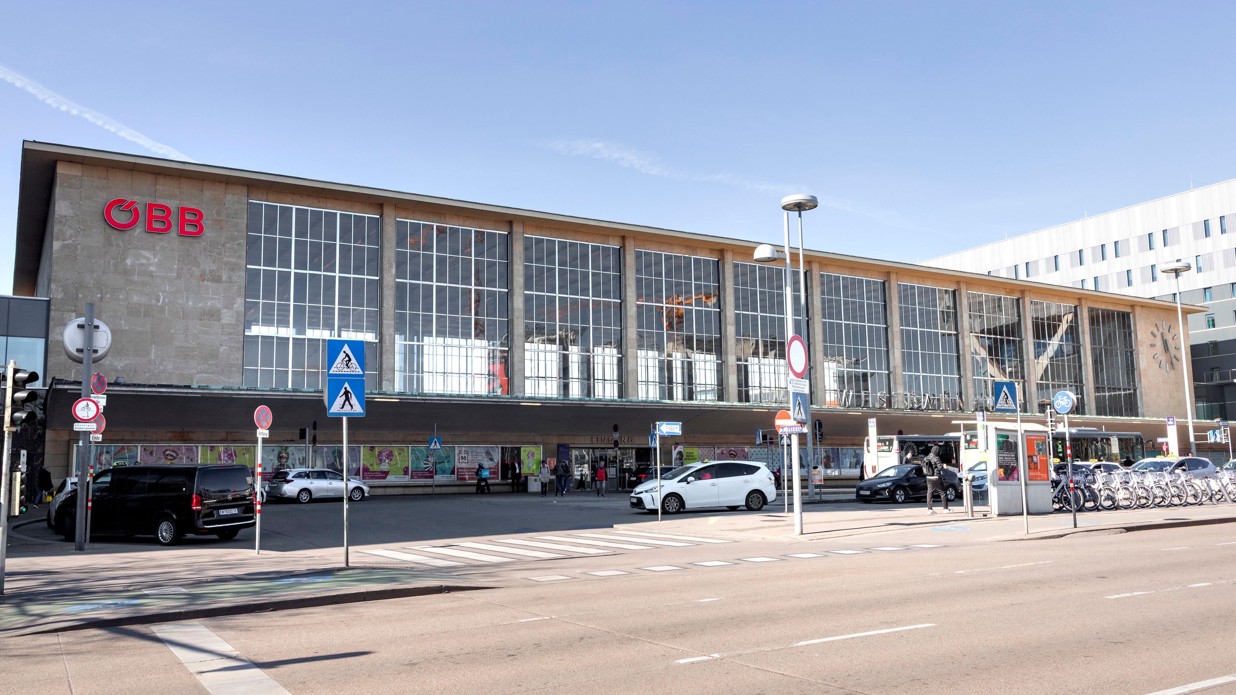 Ein 14-jähriger Schüler soll einen Anschlag am Westbahnhof geplant haben.