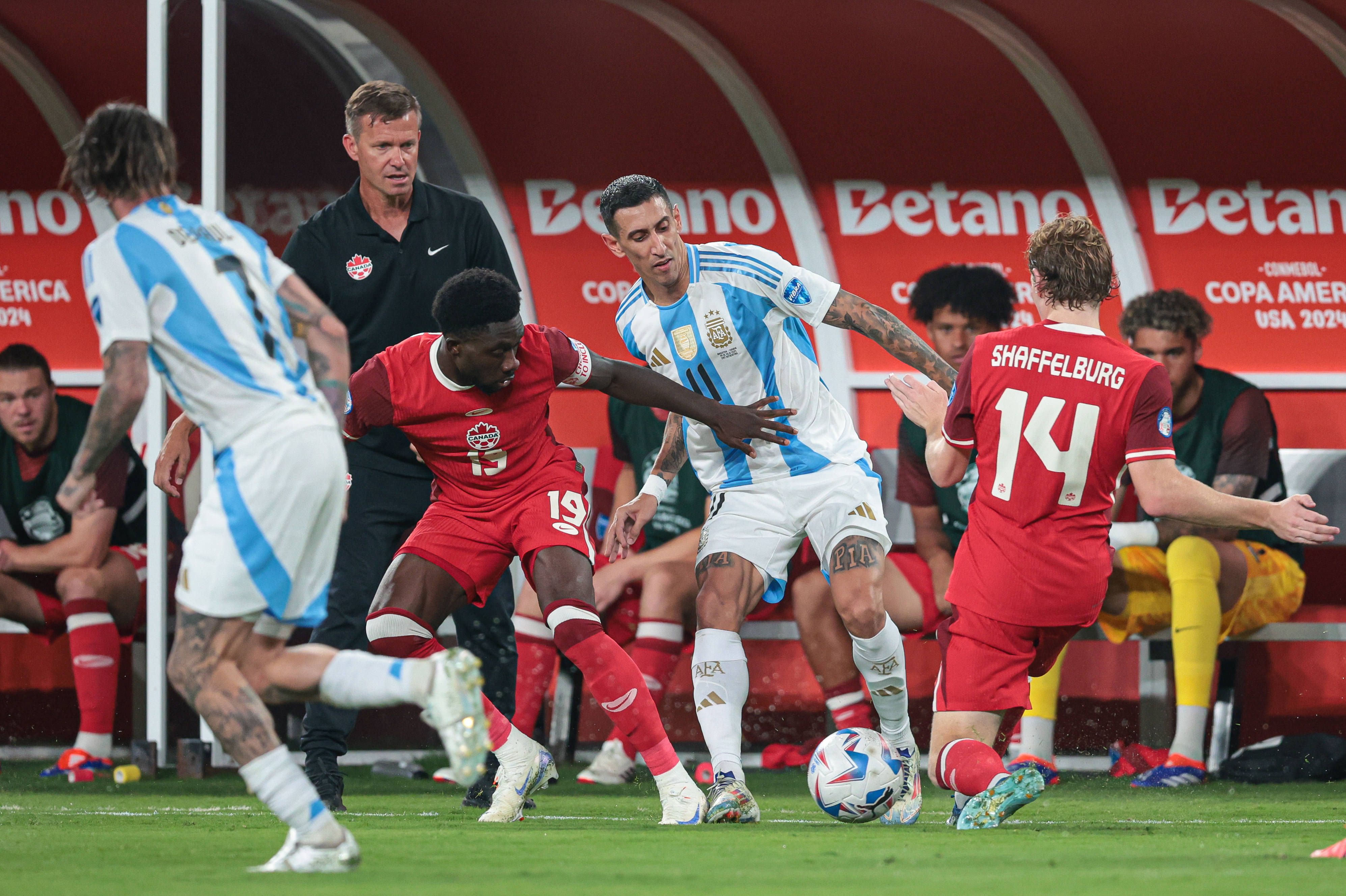 Kanada-Teamchef Jesse Marsch muss lange auf seinen Star Alphonso Davies verzichten.