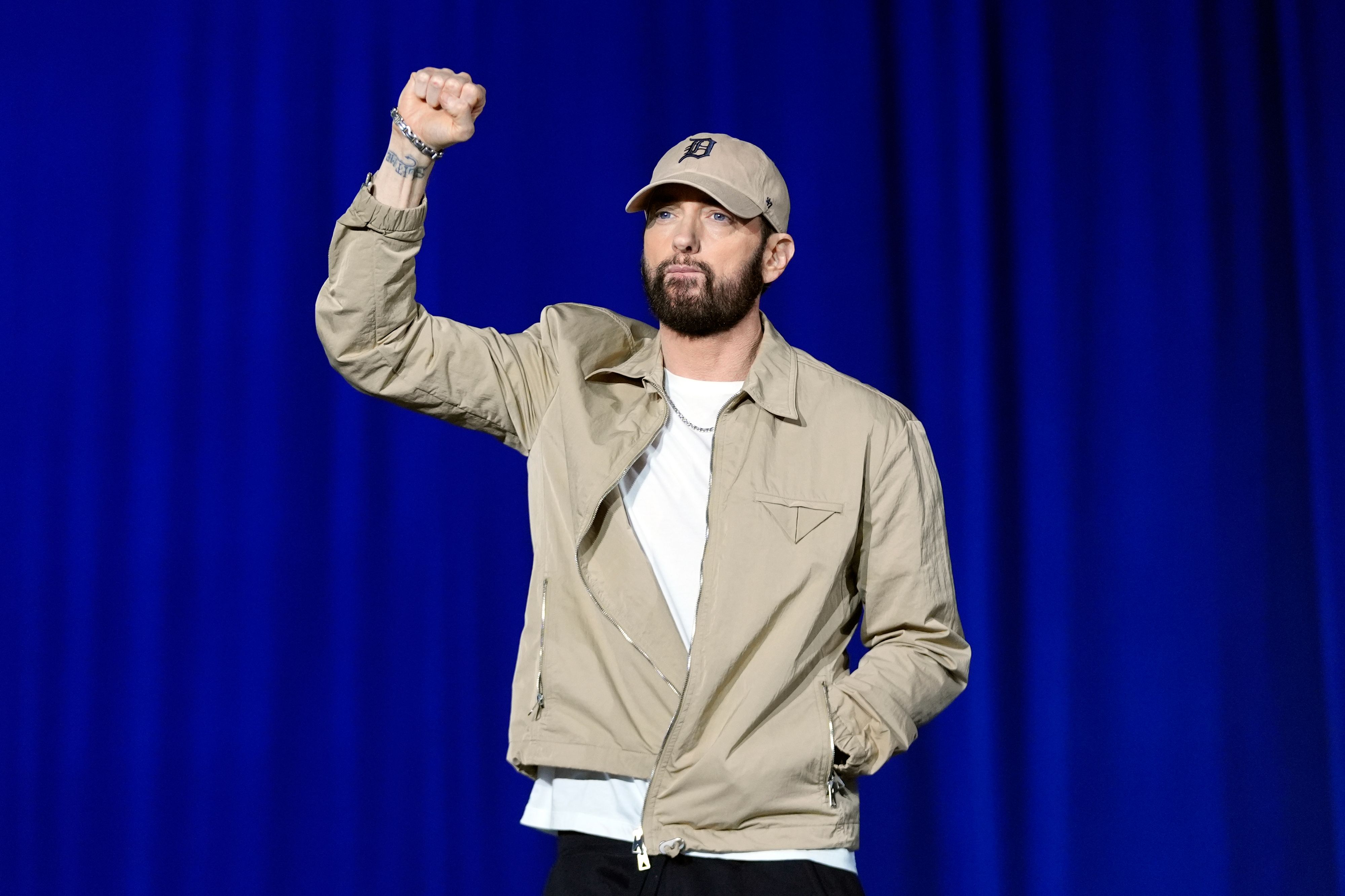 US-Berichten zufolge soll ein ehemaliger Toningenieur über 25 unveröffentlichte Songs von Eminem gestohlen und weiterverkauft haben.
