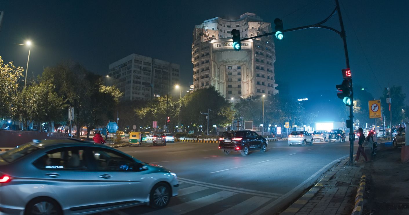 Die Frau wurde nachts in ihrem Auto überfallen. (Symbolbild)