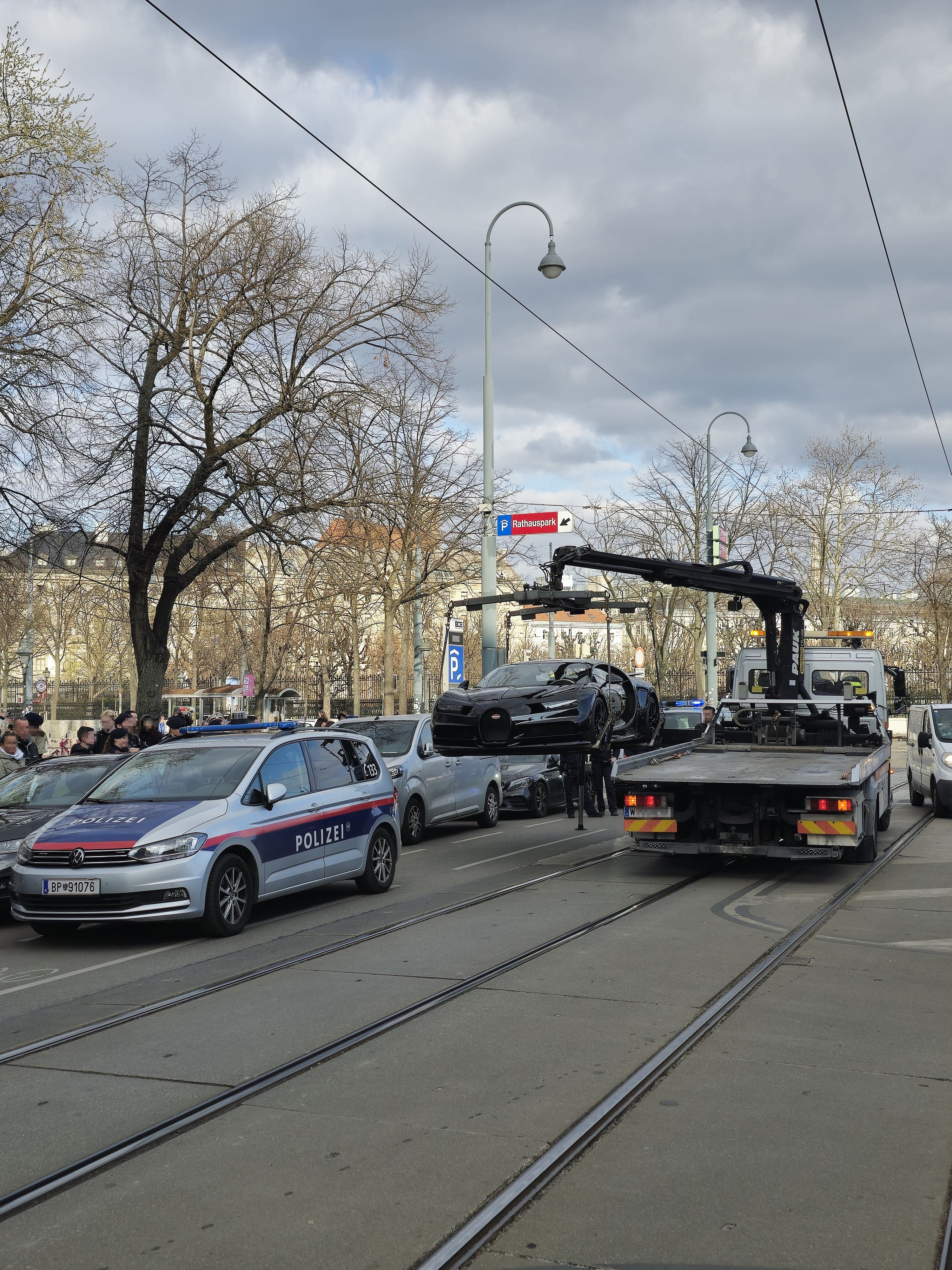 Bugatti Chiron in Wien abgeschleppt