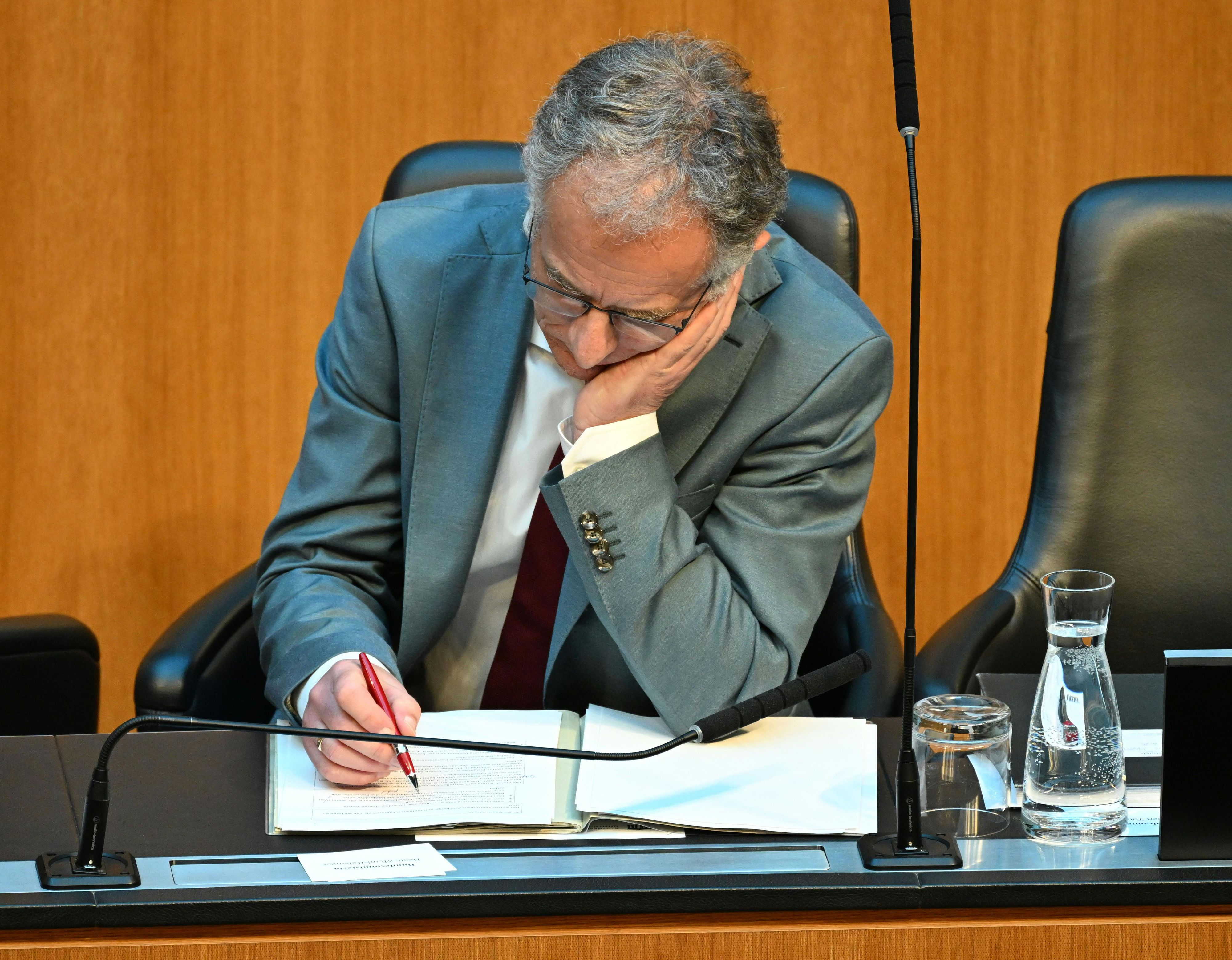 Finanzminister Markus Marterbauer sieht das Defizitverfahren gelassen.