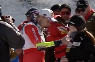 Marco Odermatt zerbricht seine Kristallkugel.