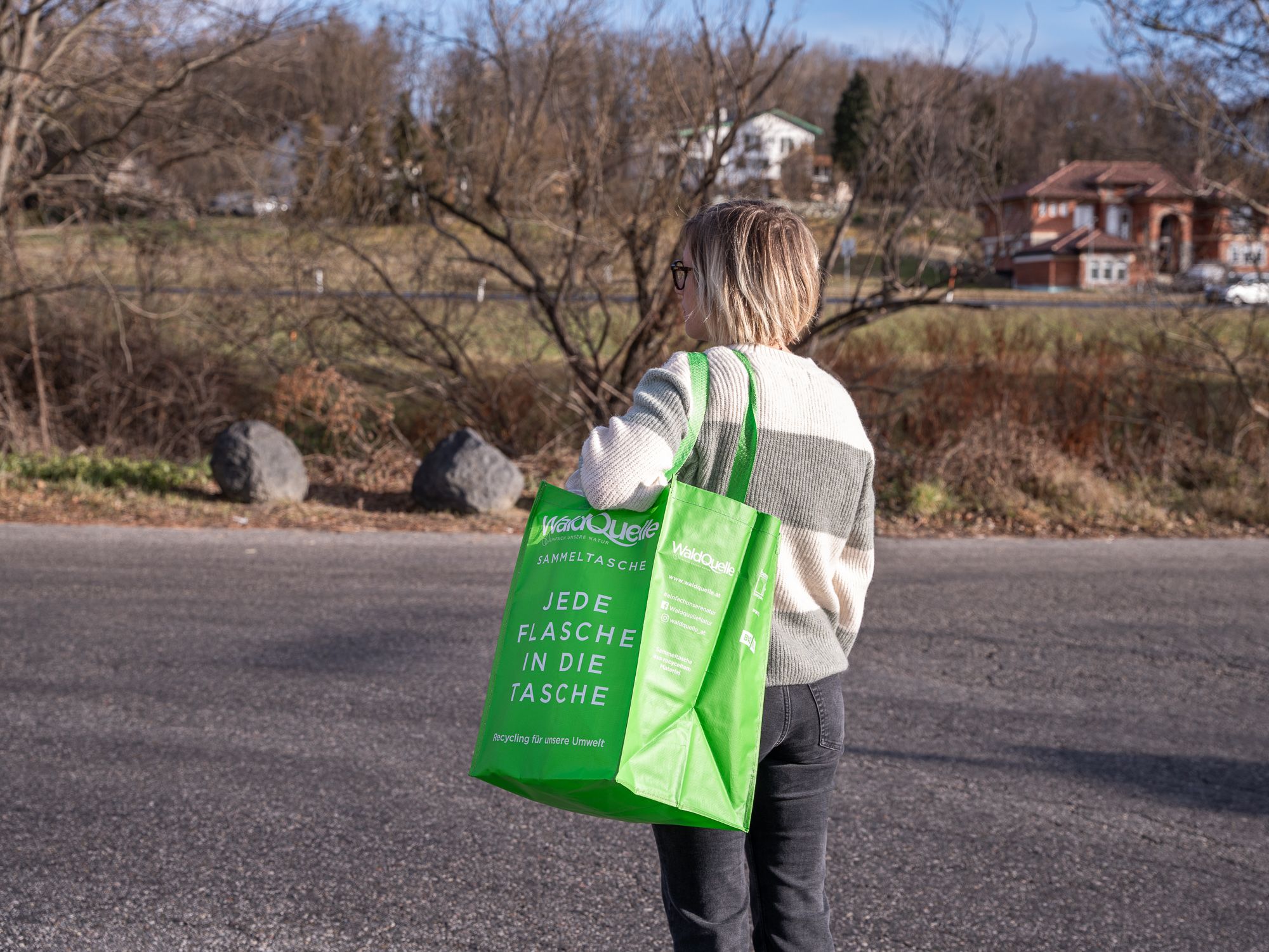 Jetzt mitmachen: Waldquelle Mineralwasser verlost 300 Pfand-Sammeltaschen.