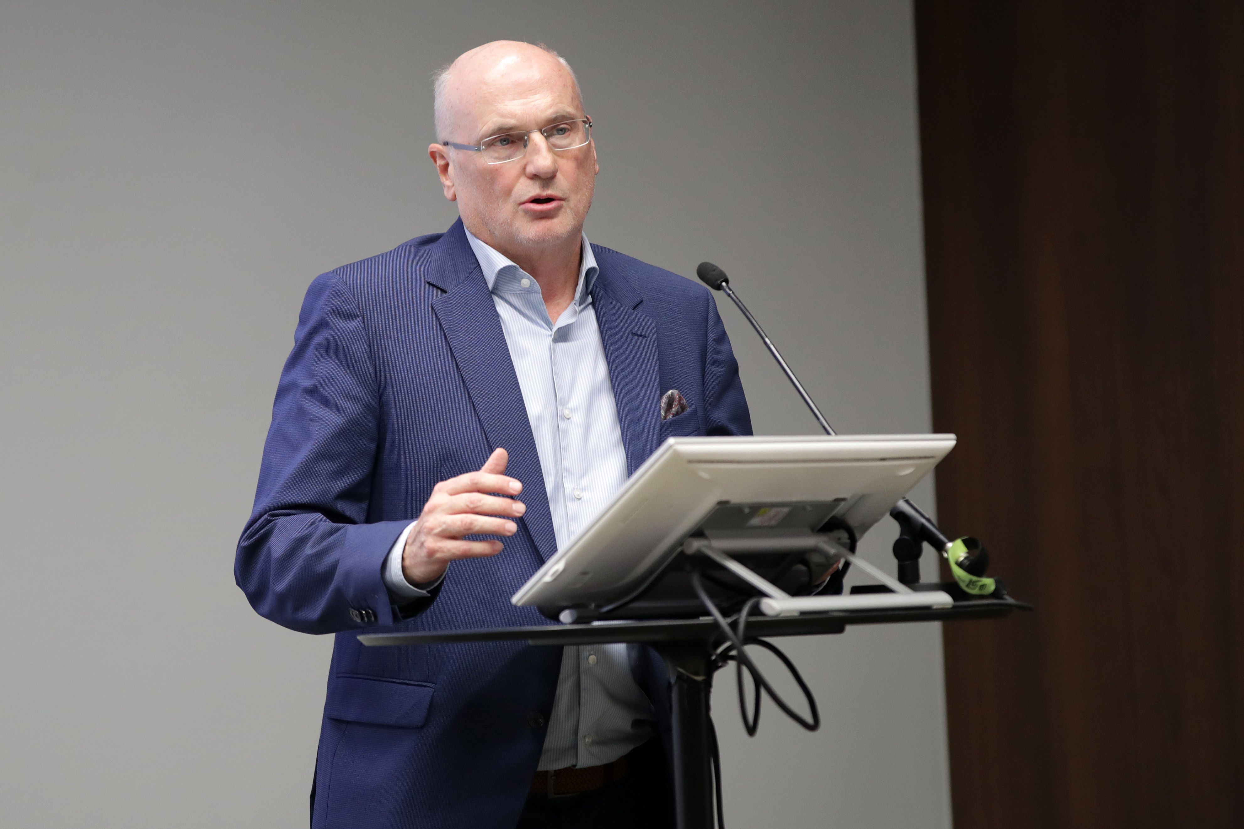 Es wird ein Nachfolger für Wolfgang Bartosch gesucht.