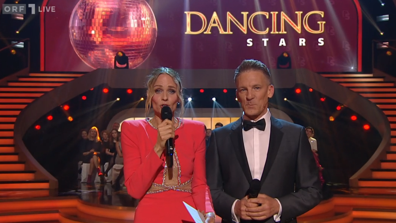 Mirjam Weichselbraun und Andi Knoll moderieren Dancing Stars.