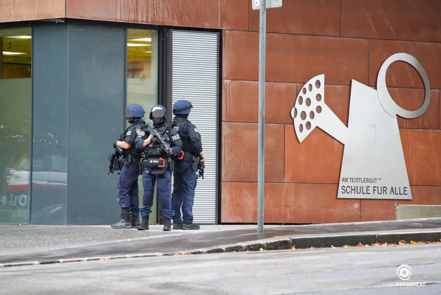 Im Herbst gab es eine Bombendrohung gegen eine Linzer Schule, das Gebäude wurde evakuiert.