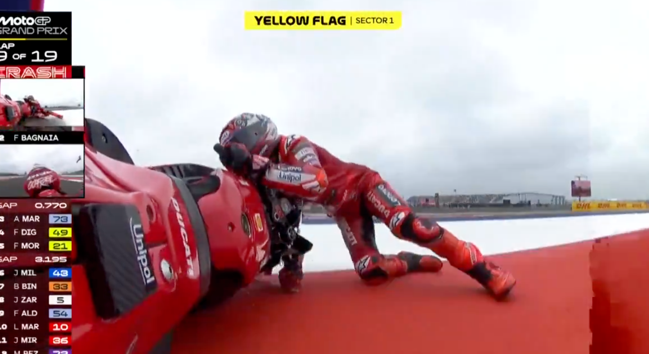 Marc Marquez verliert die Kontrolle über sein Bike.