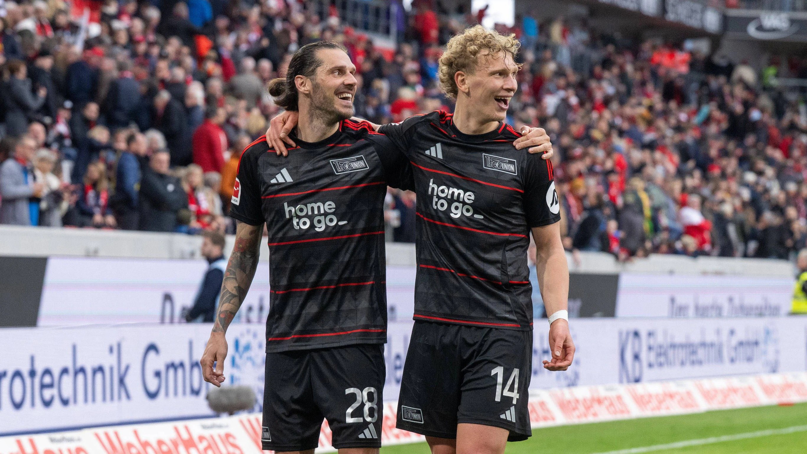 Leopold Querfeld und Christopher Trimmel beim Jubeln.