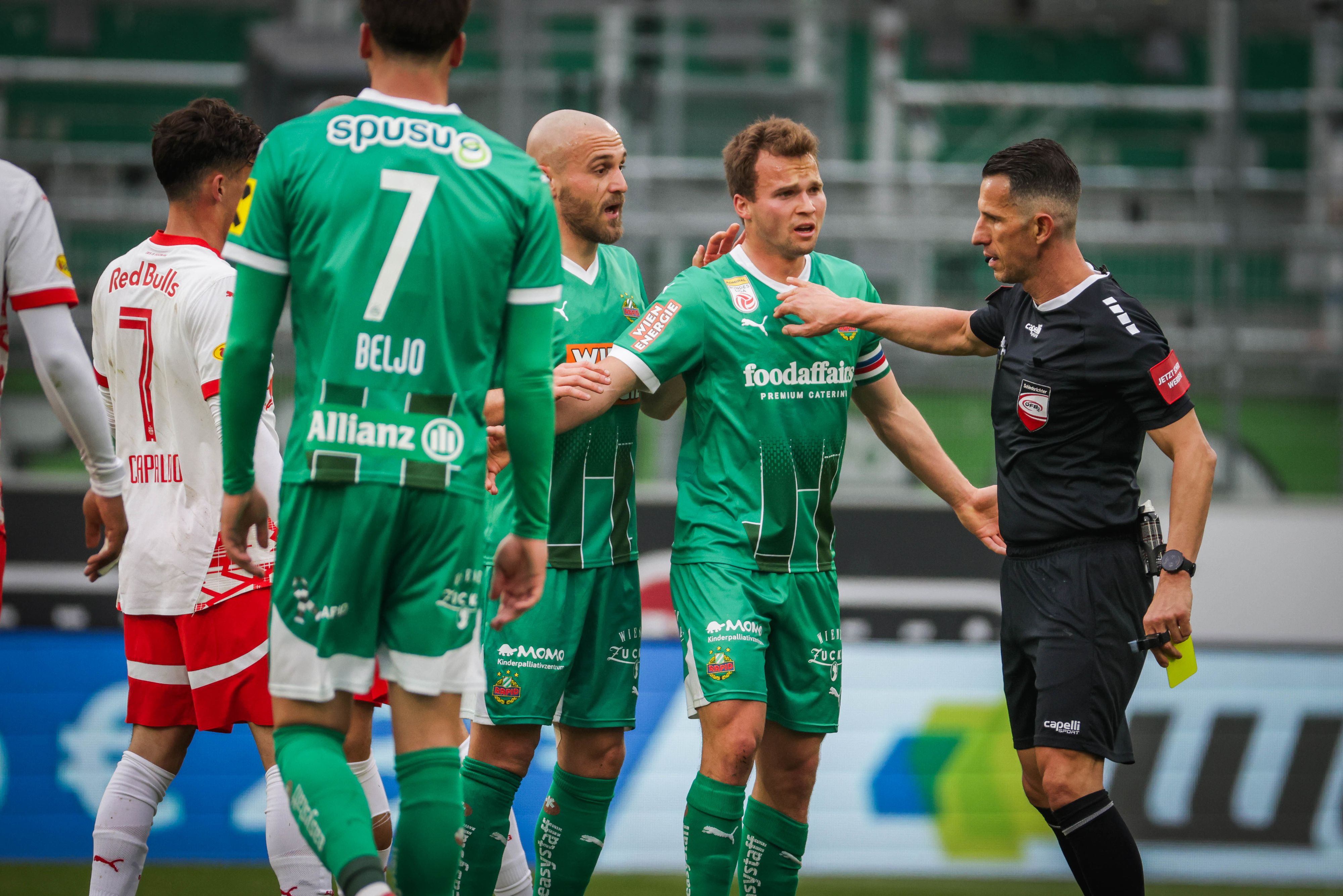 Lukas Grigic (m.) wird gegen Salzburg ausgeschlossen.