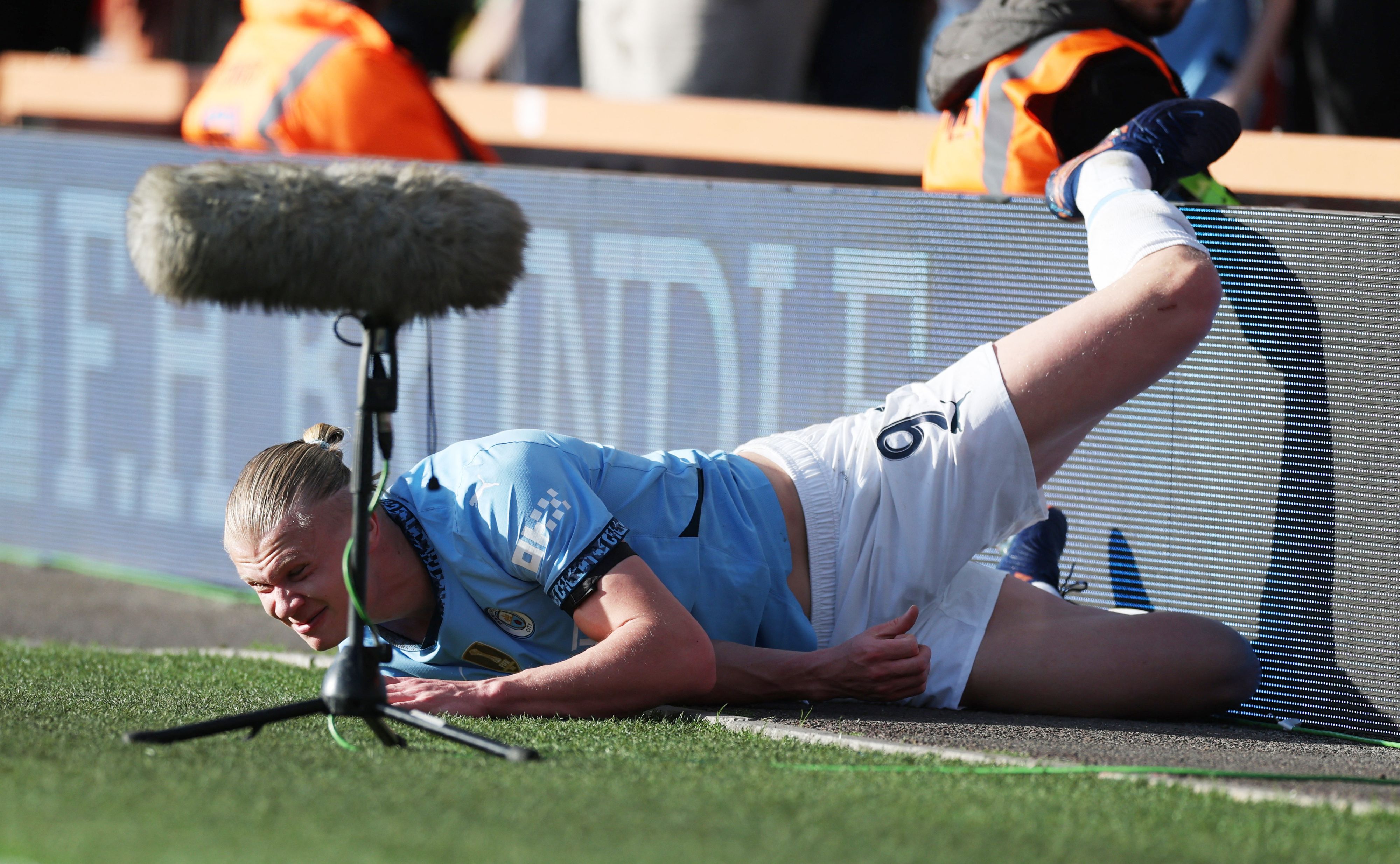 Erling Haaland verletzt sich gegen Bournemouth.