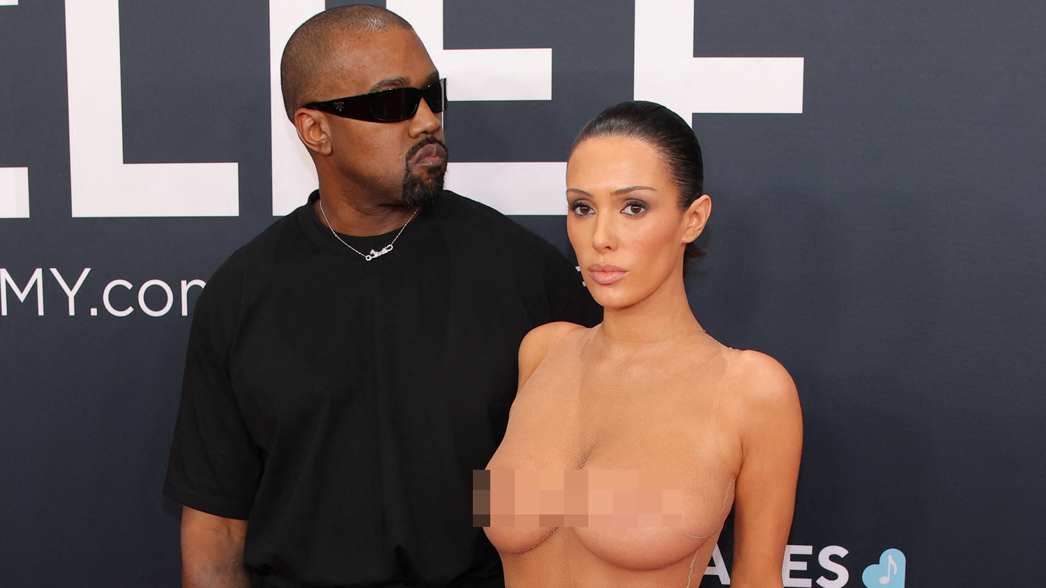 Bianca Censori verfolgt einen unerwarteten Plan, um ihre Ehe mit Kanye West zu stärken.