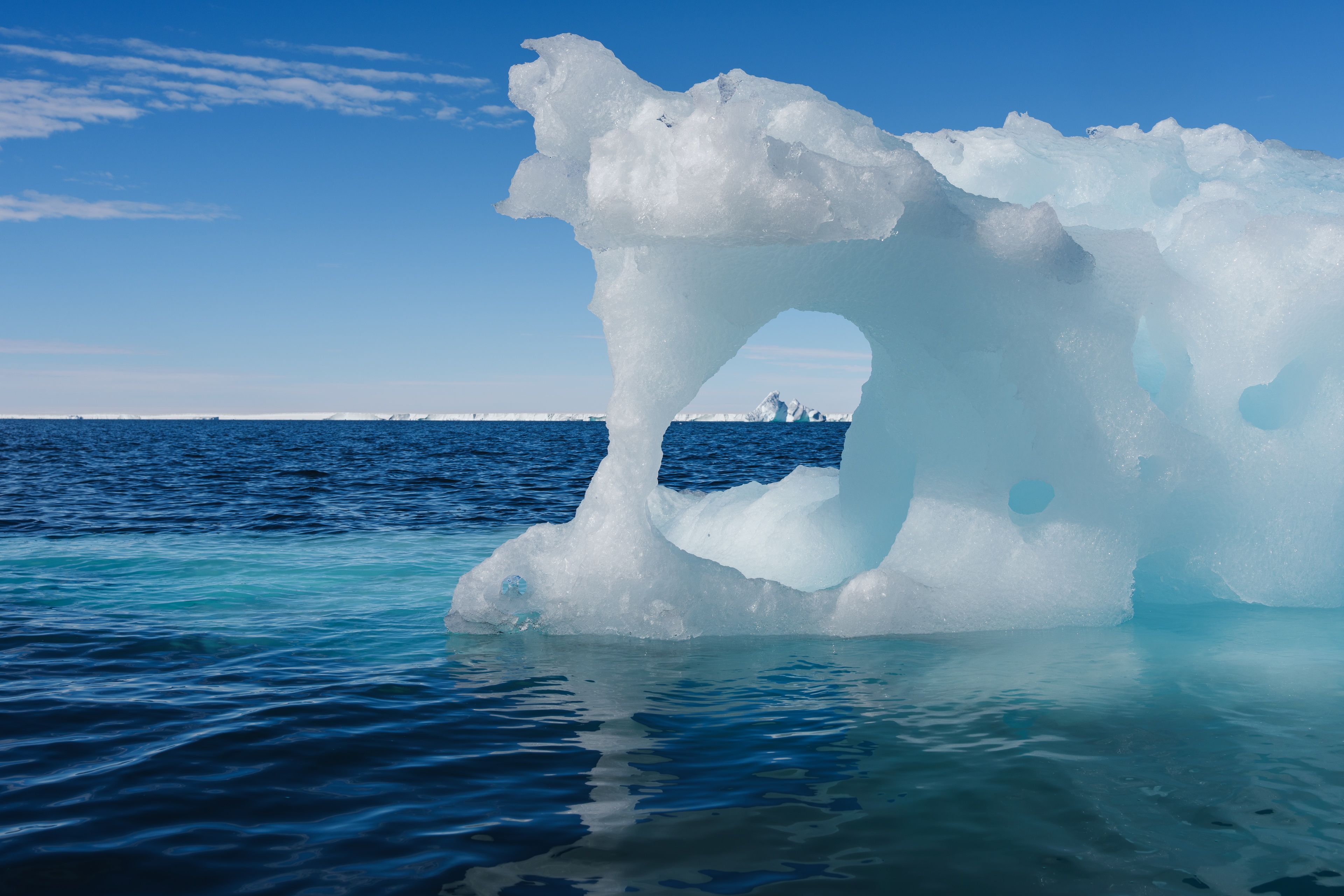 Eine Gegend voller Rätsel: Ein Eisberg treibt in der mysteriösen Bellinghausensee.