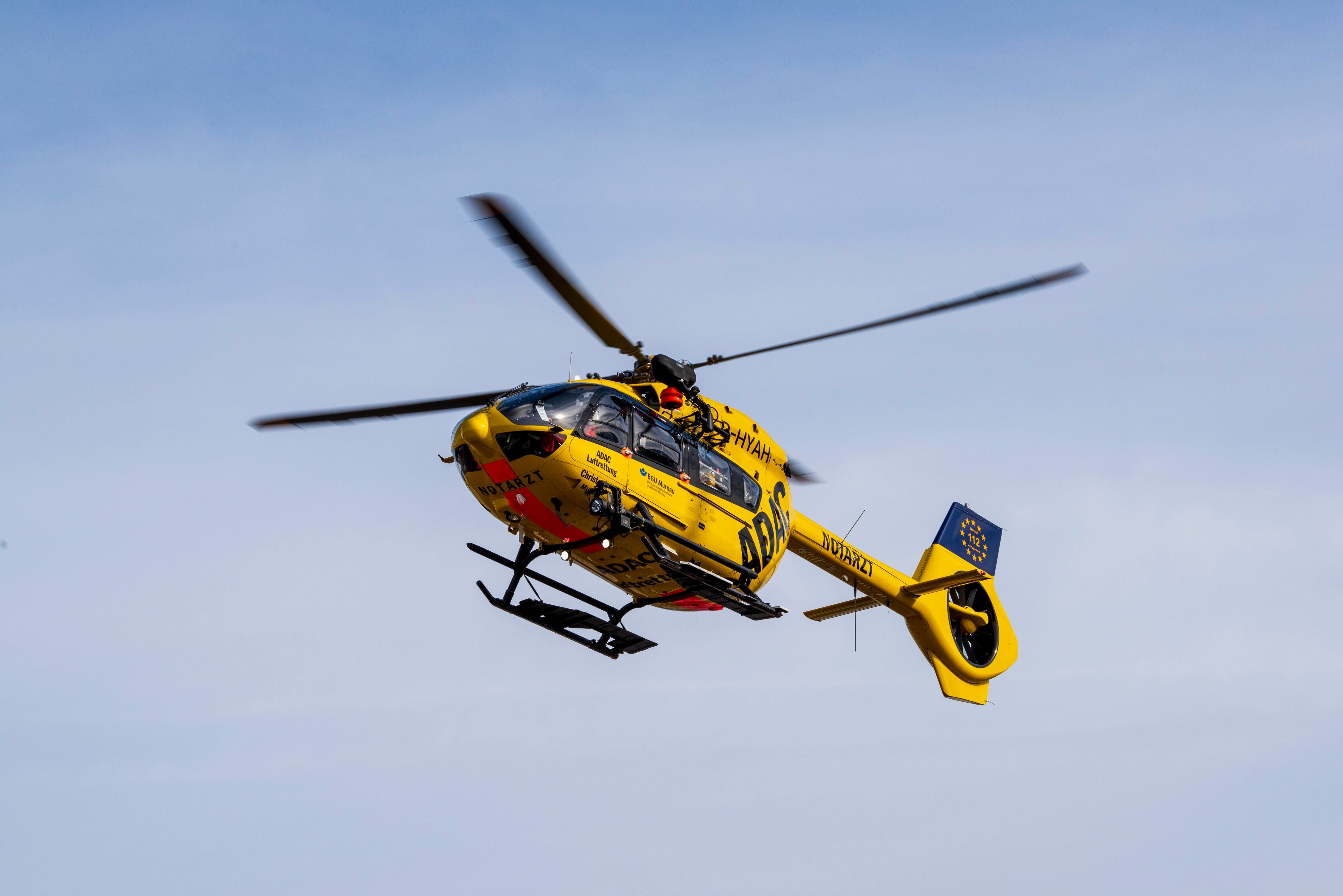 Der Verletzte wurde mit dem Rettungshubschrauber in die Klinik Oberwart geflogen. (Symbolbild)