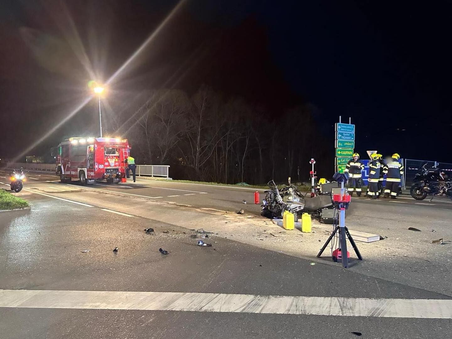 Der Biker wurde beim Aufprall aus seiner Maschine geschleudert.