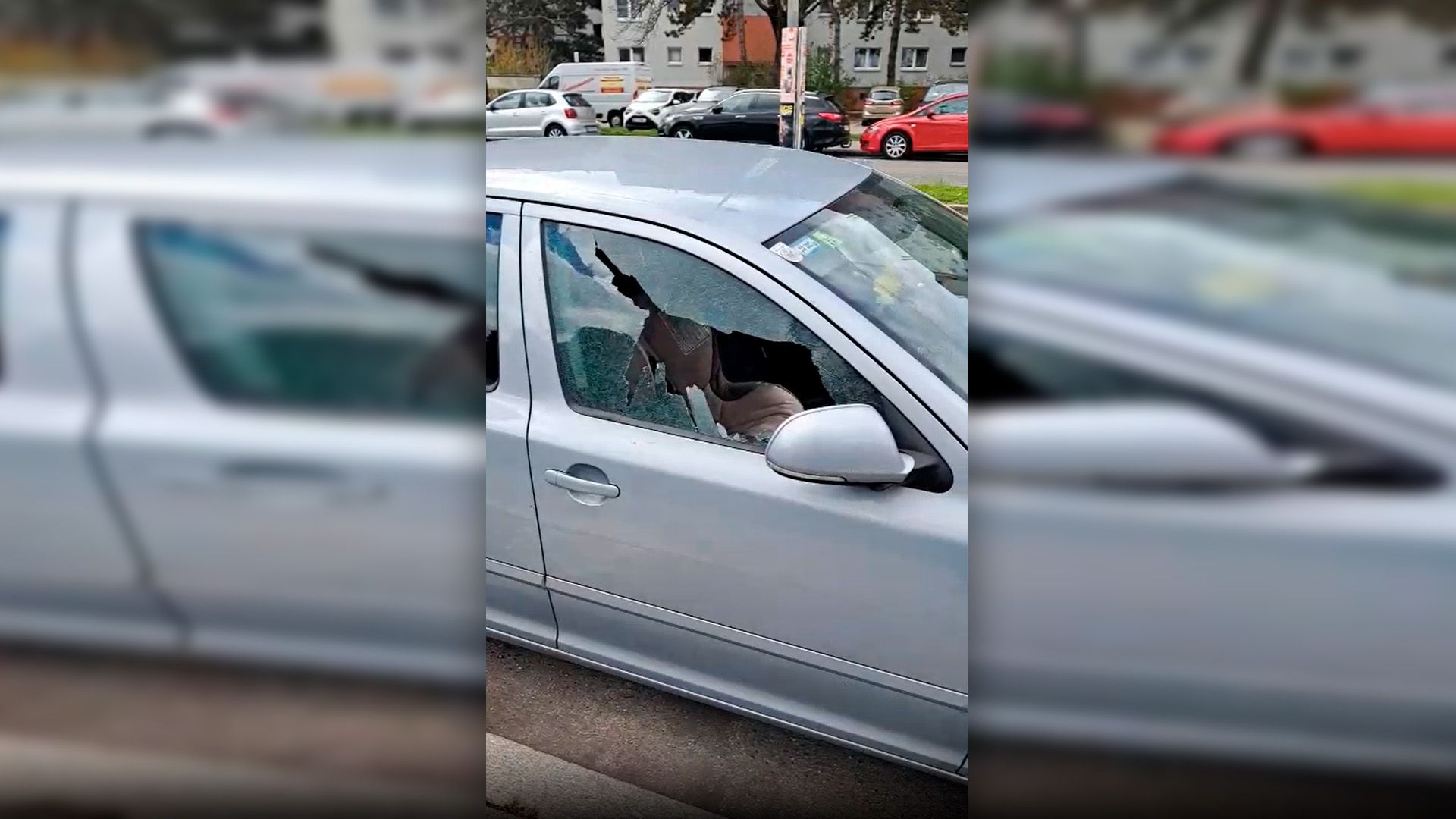 Unbekannte schlugen gleich elf Autoscheiben ein.