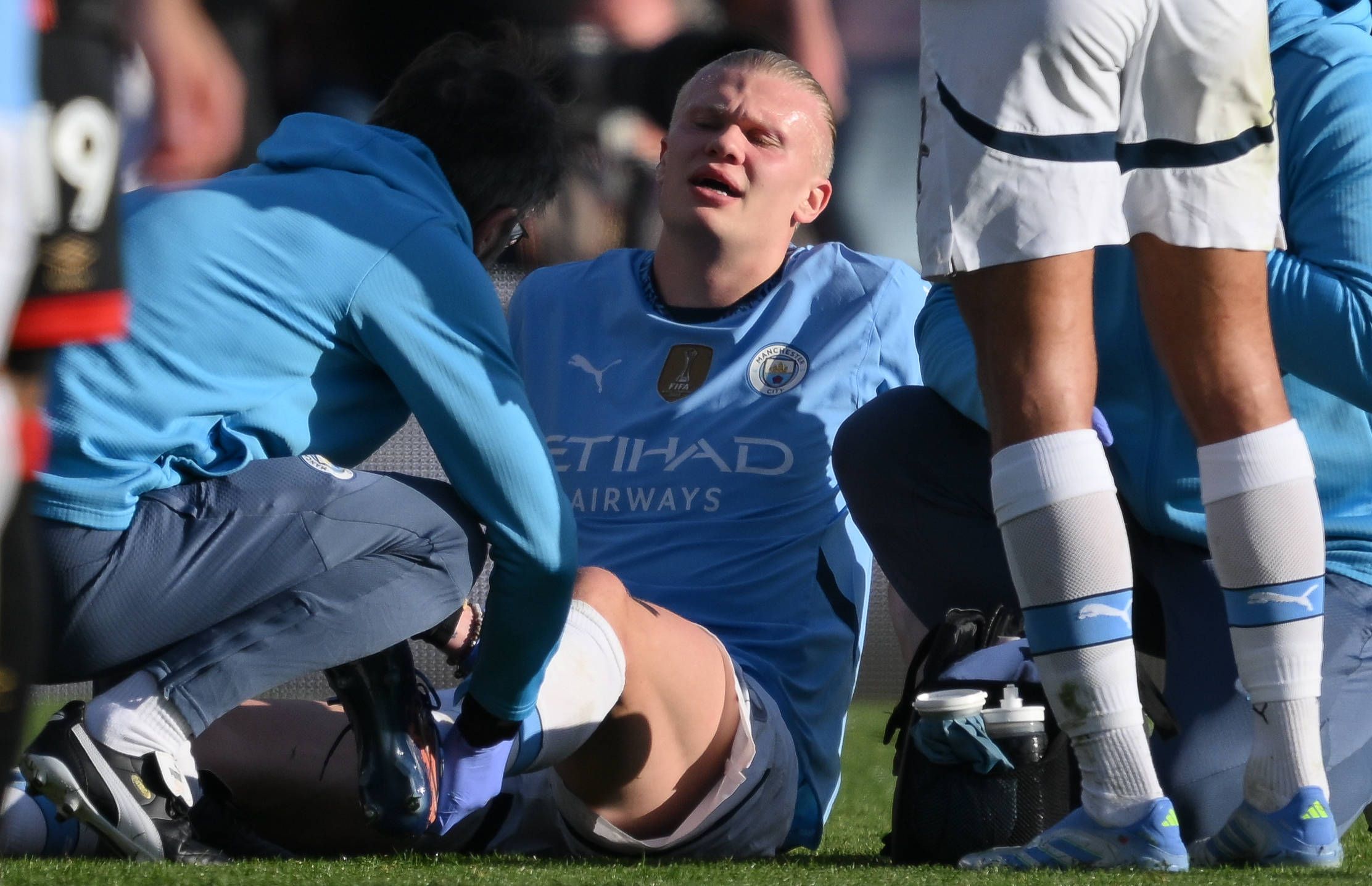 Fußball-Star Erling Haaland muss wochenlang zuschauen. 