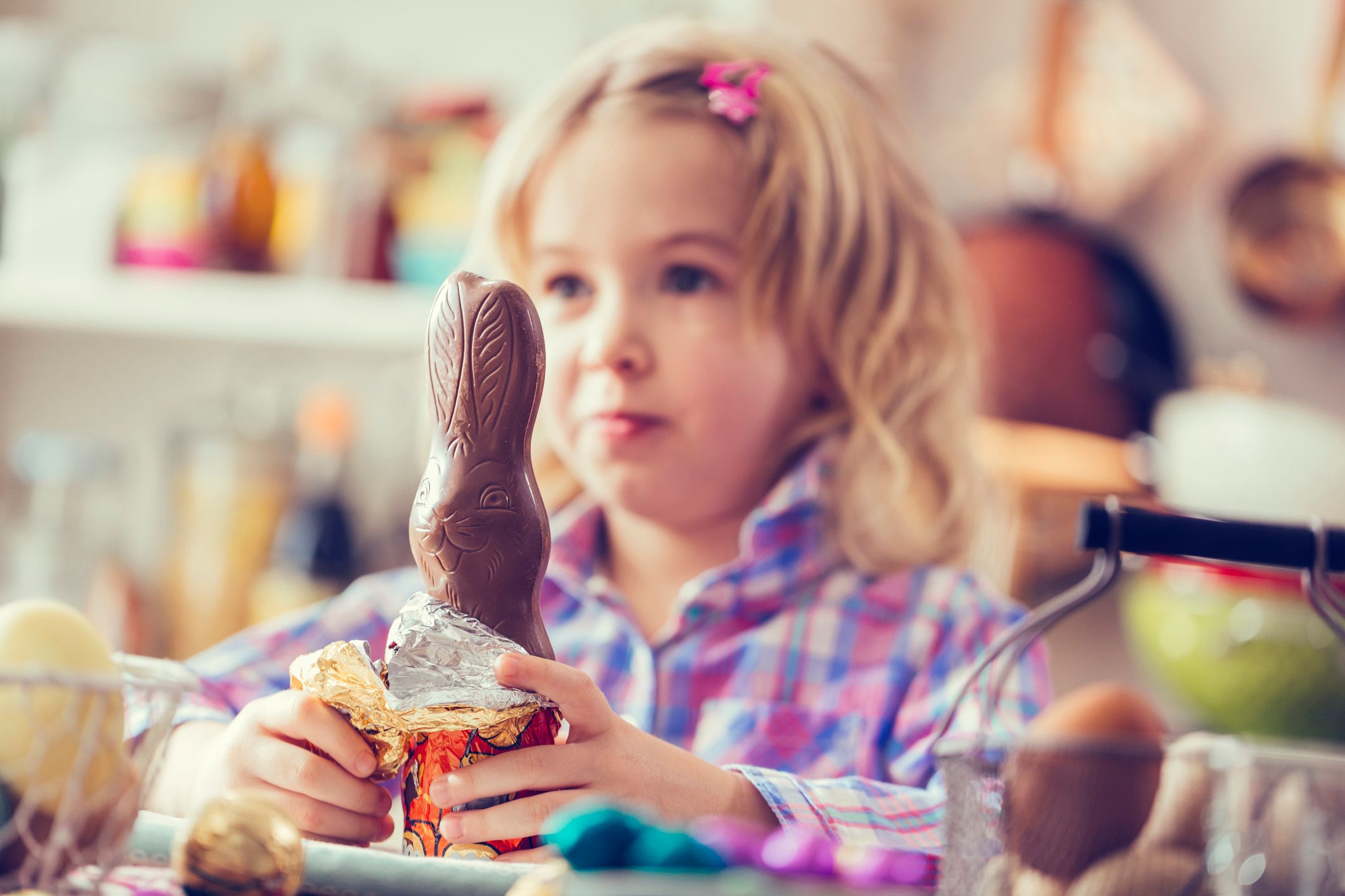 Im Schoggi-Osterhasen kann sich nicht nur Zucker, sondern auch Koffein verstecken.