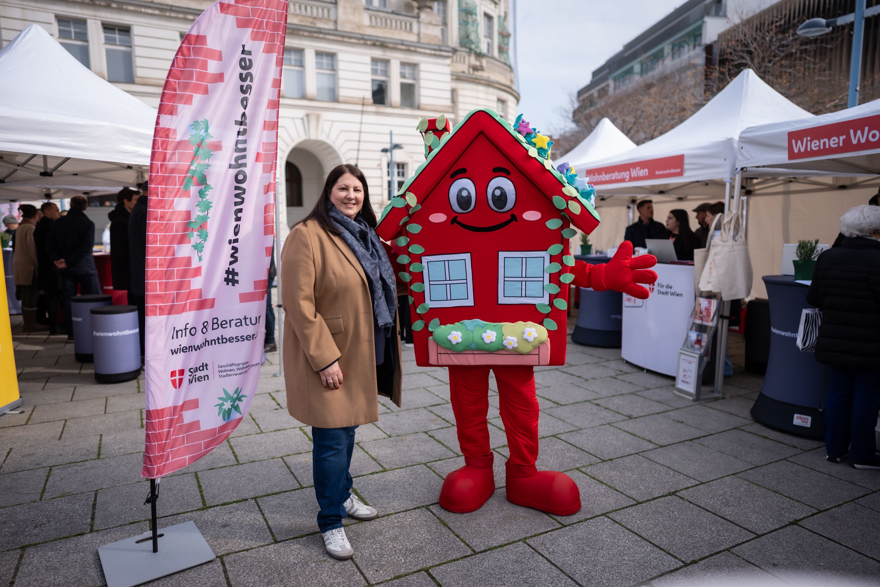 Vize-Bürgermeisterin und Wohnbaustadträtin Kathrin Gaál mit 