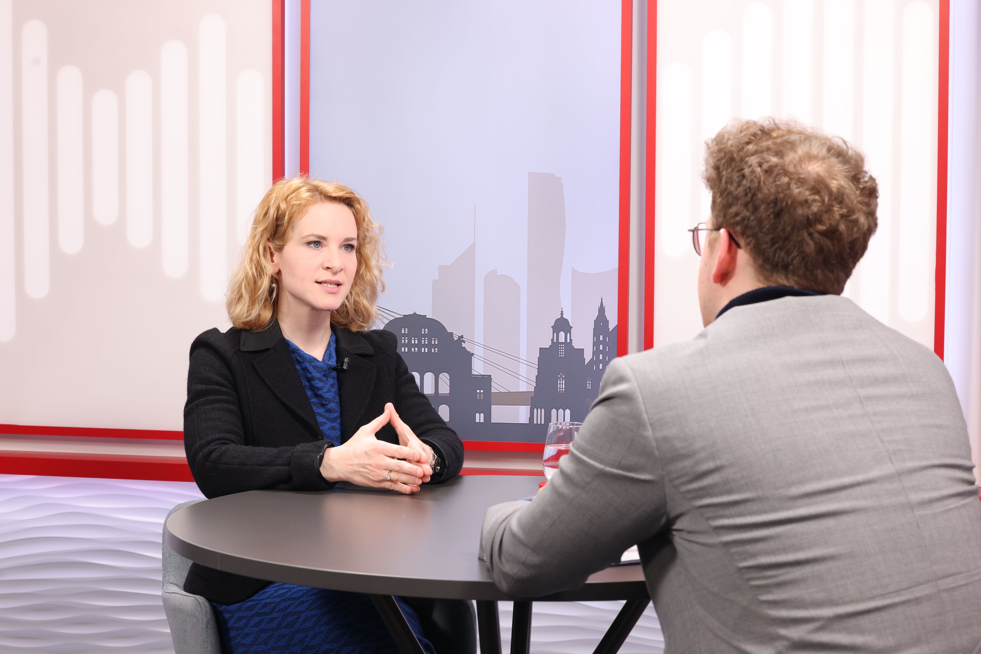 Am 2. April wurde Eva-Maria Holzleitner offiziell zur Bundesministerin für Frauen, Forschung und Wissenschaft angelobt. Mit 