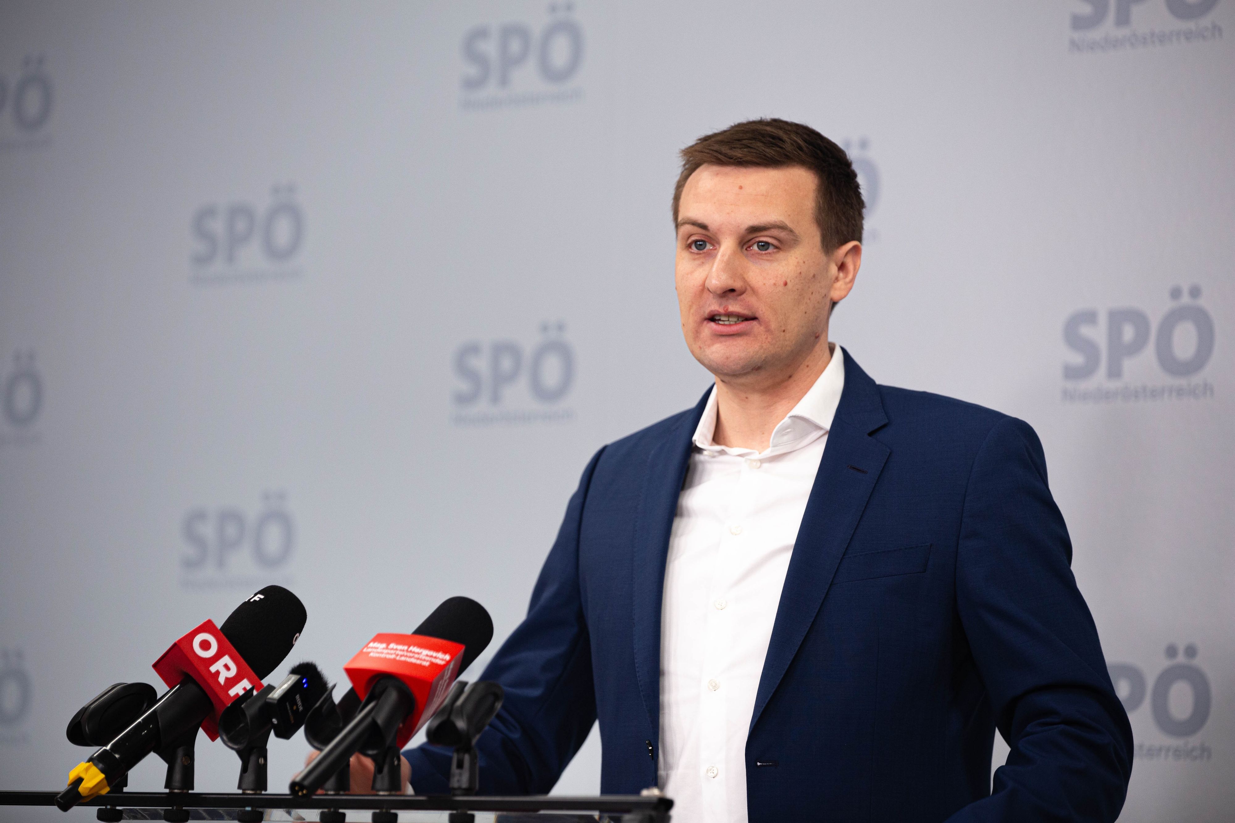 Sven Hergovich bei der Pressekonferenz