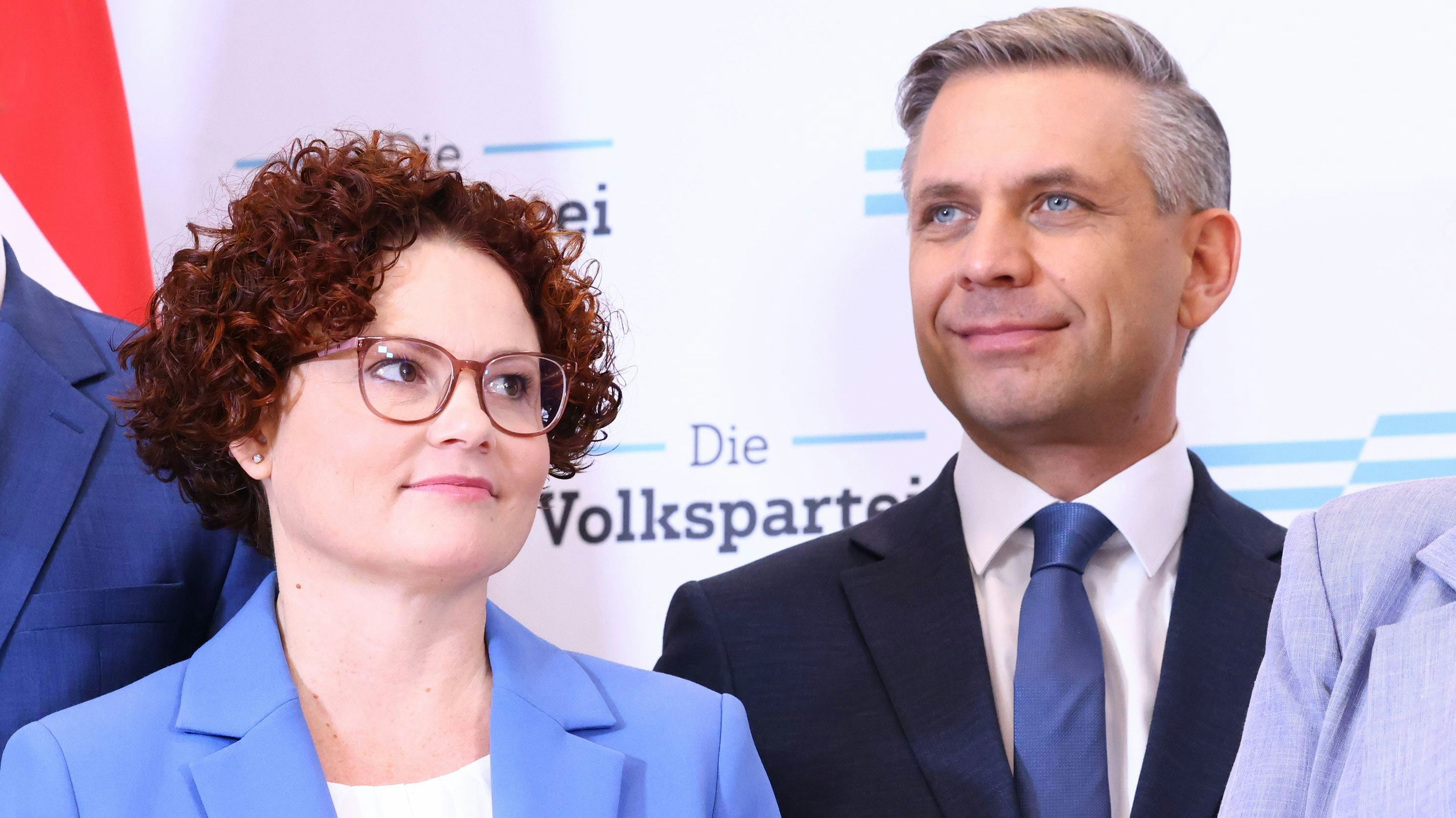 Wirtschaftsminister Hattmannsdorfer und Staatssekretärin Elisabeth Zehetner (beide ÖVP) starten Maßnahmen im Energiebereich.