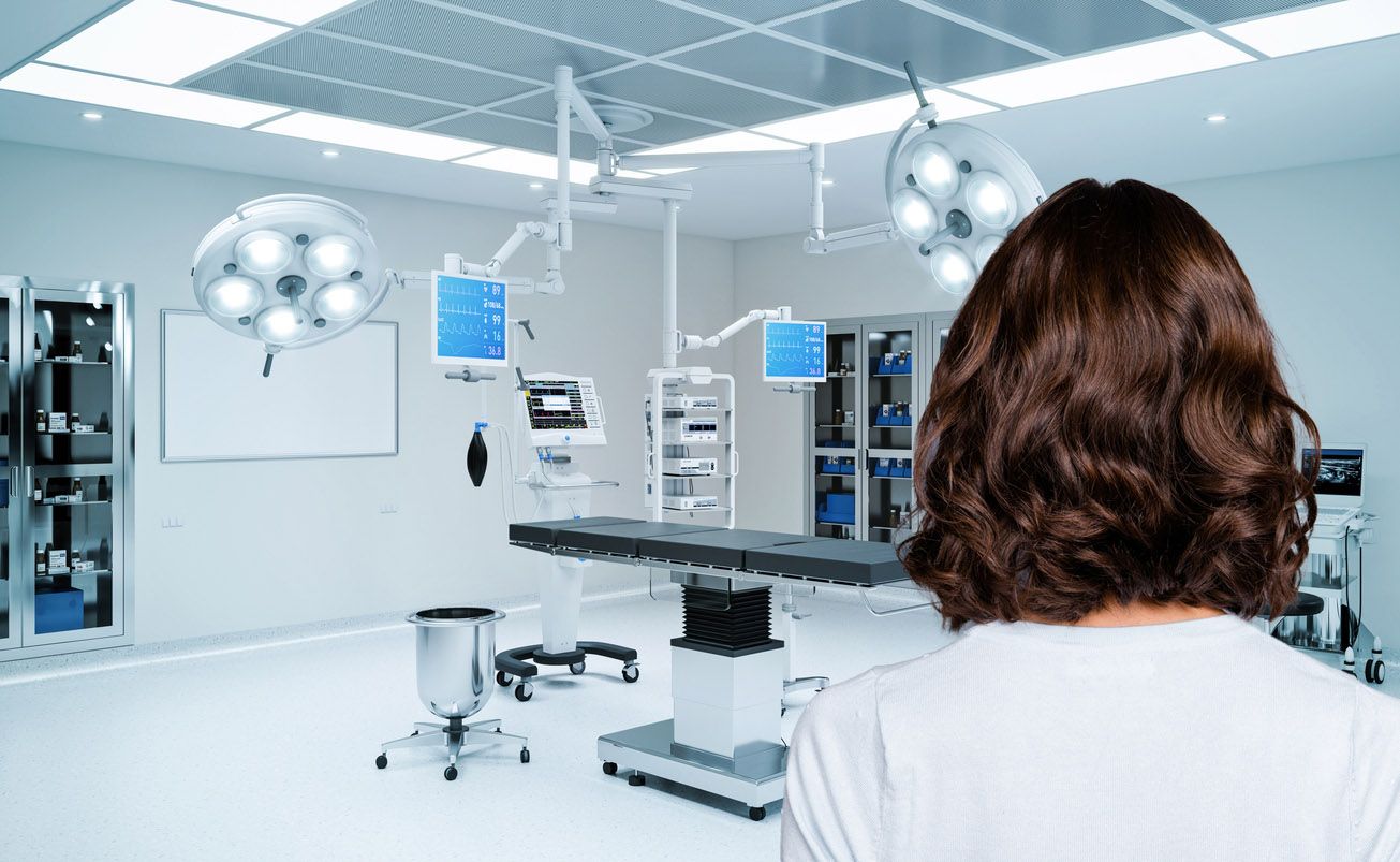 Anna P. benötigt für ihren Sohn einen zeitnahen OP-Termin zur Entfernung der Mandeln (Symbolbildern).