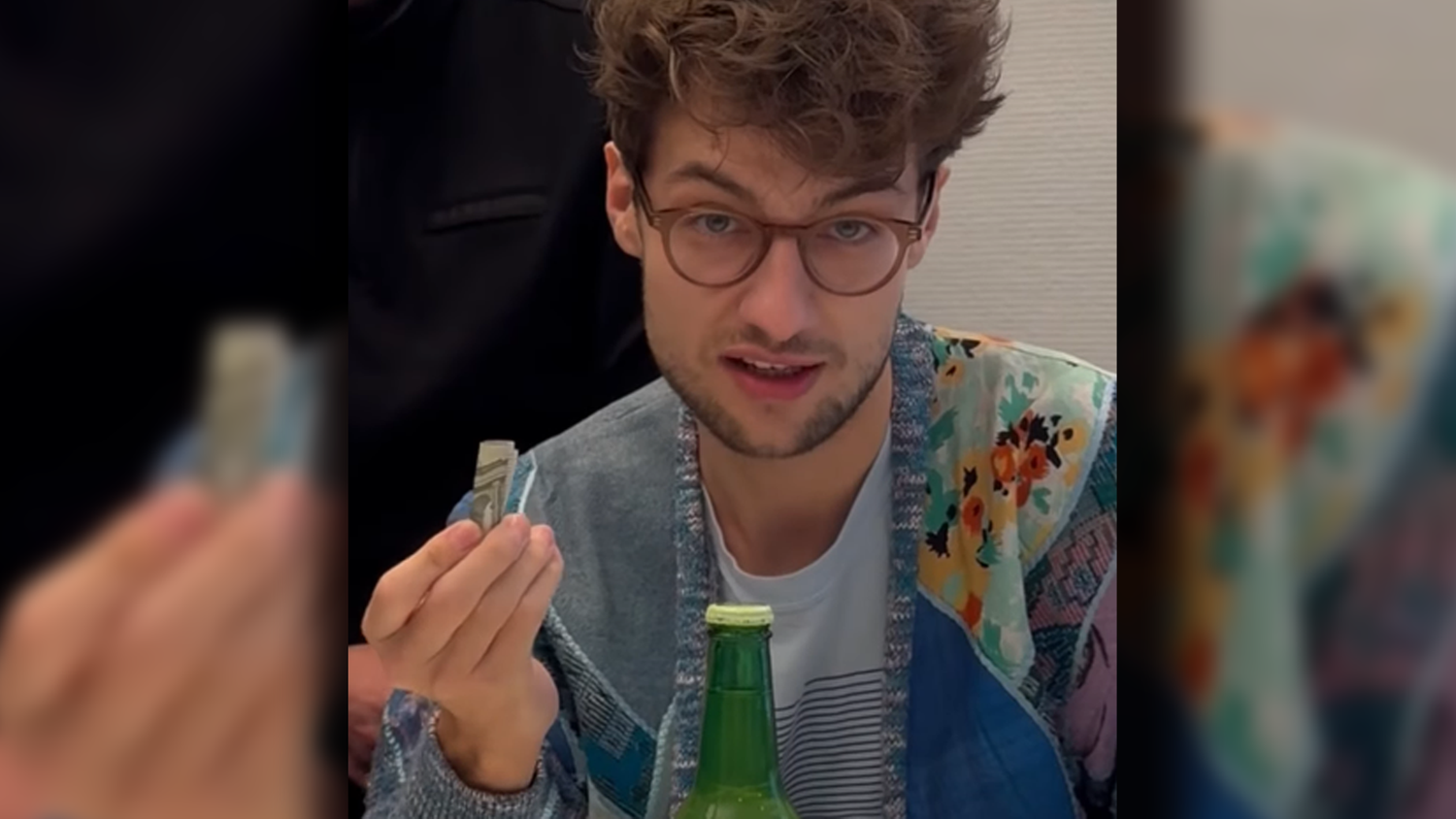 Kann Anton Widauer eine Bierflasche wirklich mit einem Geldschein öffnen?