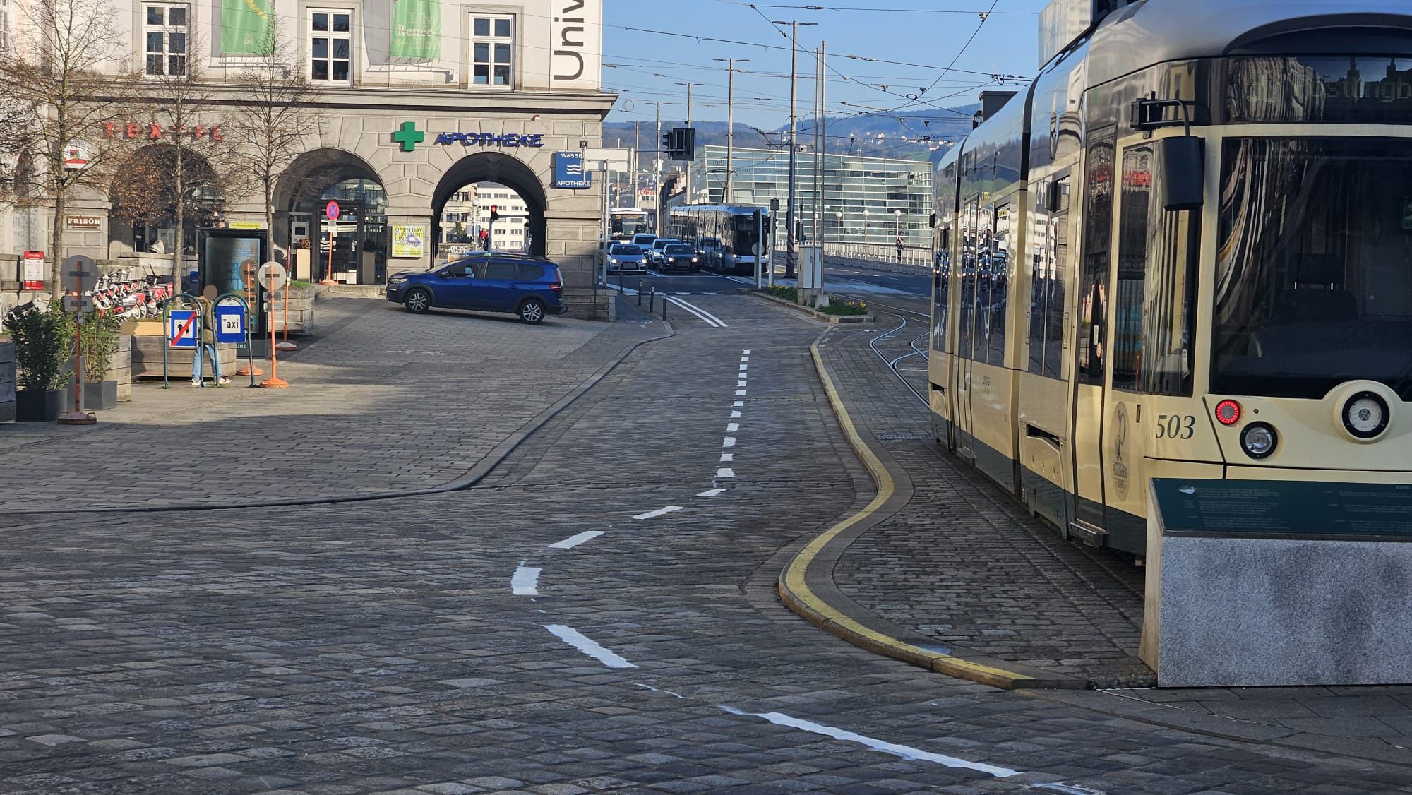 Neue Straßen-Markierungen am Hauptplatz sorgten am Donnerstag für Fragezeichen.