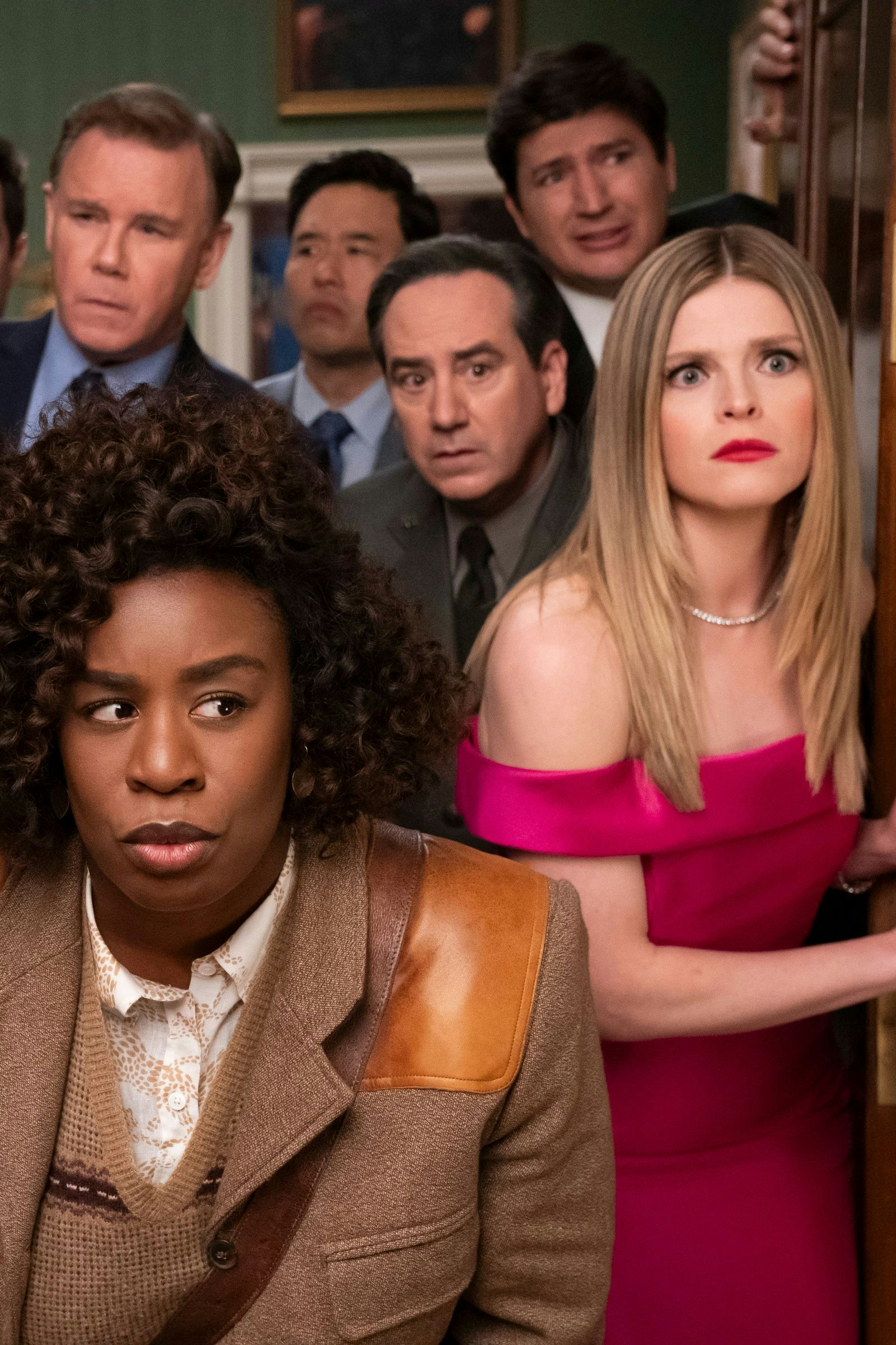 In "The Residence" muss Top-Detektivin Cordelia Cupp (Uzo Aduba, Mitte) einen Mord im Weißen Haus aufklären. Der Achtteiler gehört zum Besten aus dem Streaming-Jahrgang 2025