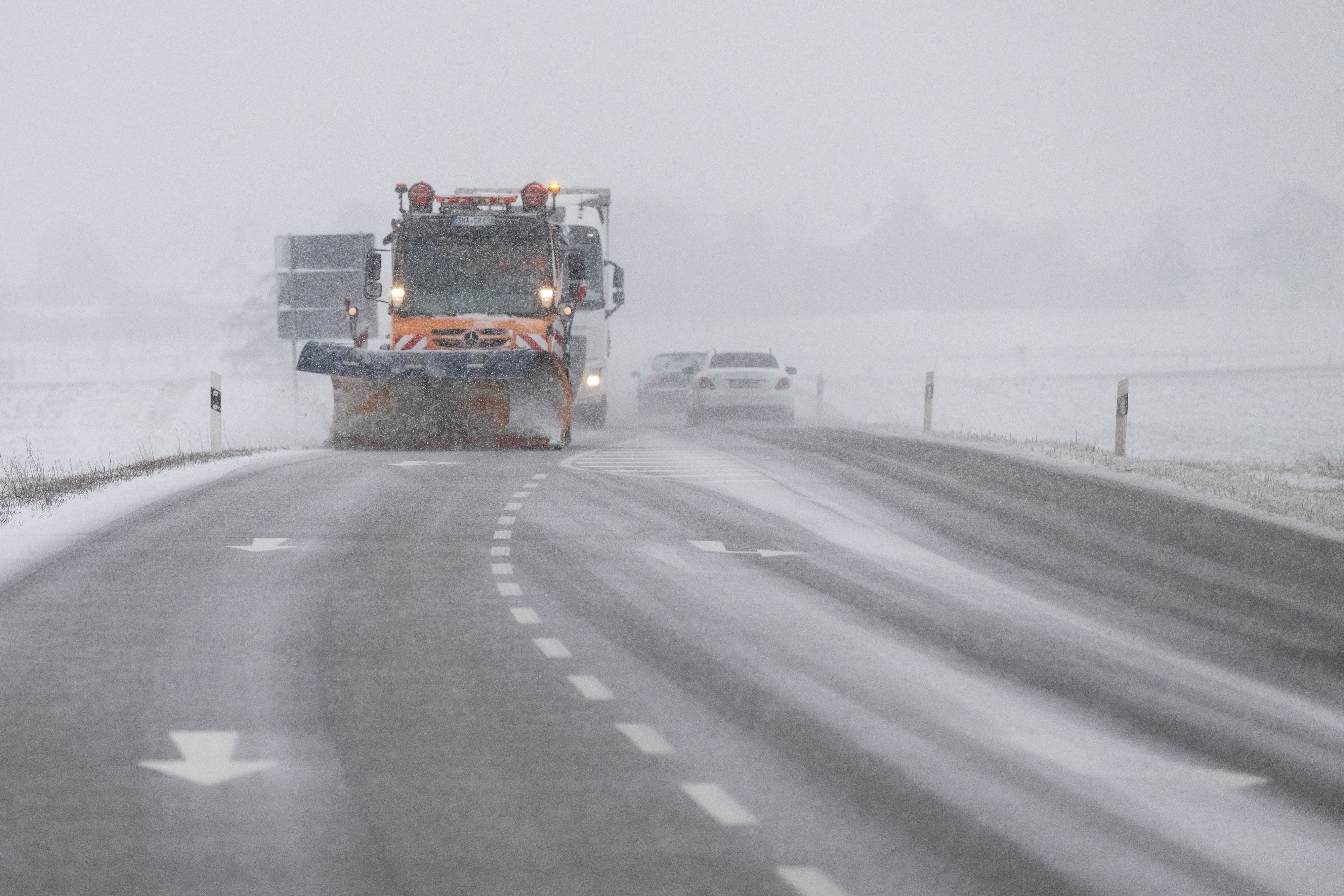Ein Wintereinbruch bringt am Sonntag Neuschnee in Teile des Landes. (Symbolbild)