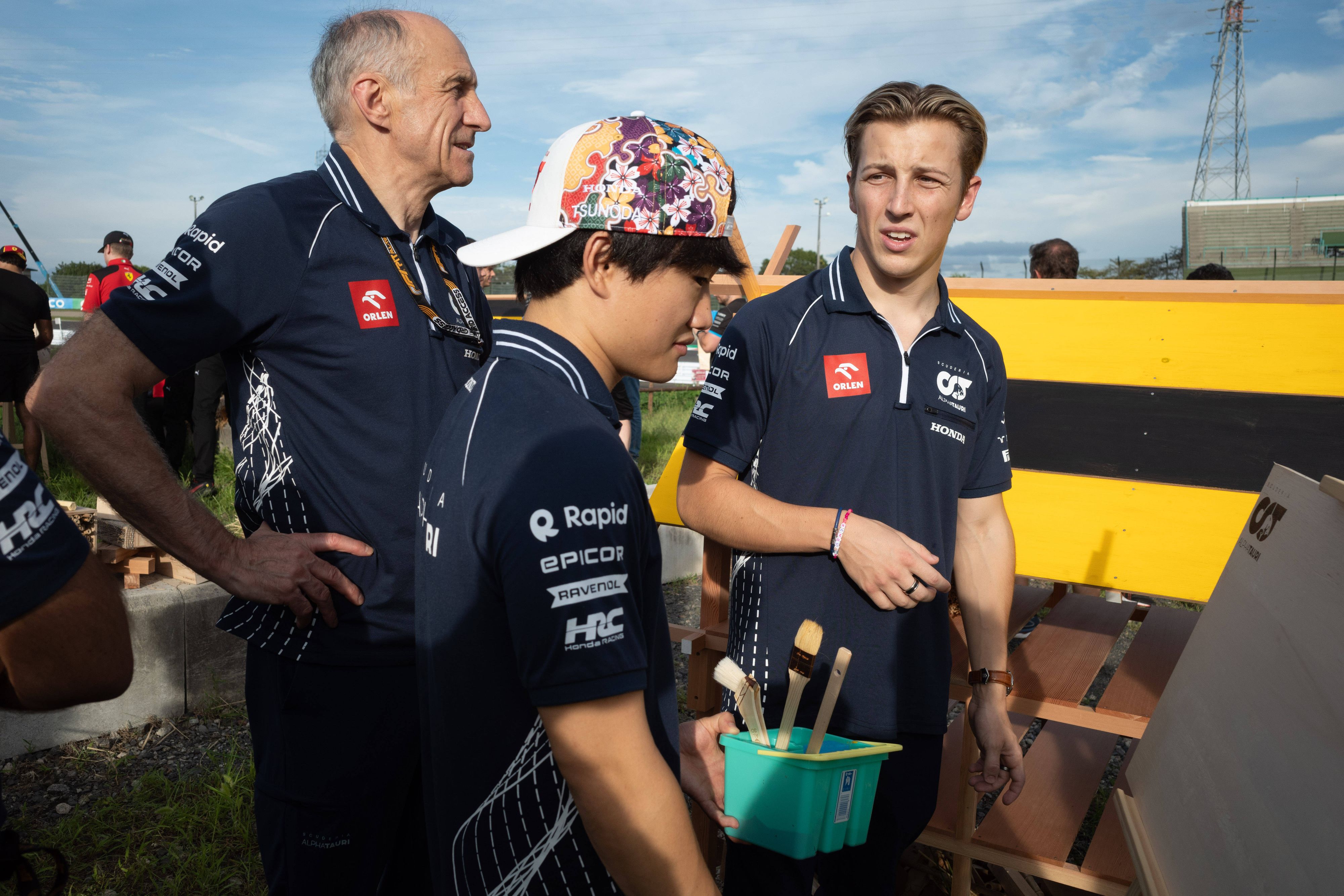 Franz Tost (l.) versteht den Fahrerwechsel bei Red Bull.