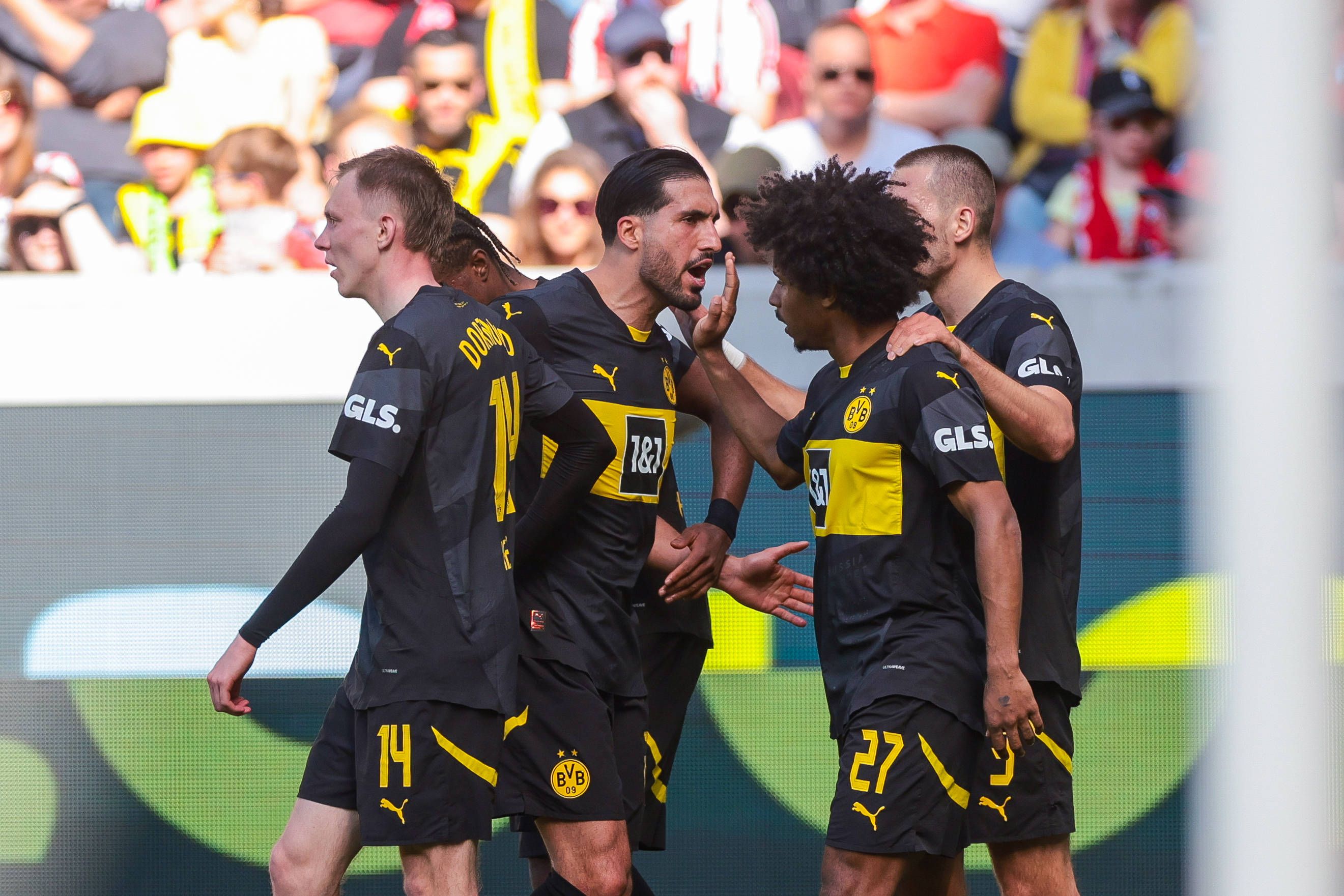 Borussia Dortmund feiert einen klaren Erfolg gegen Freiburg. 