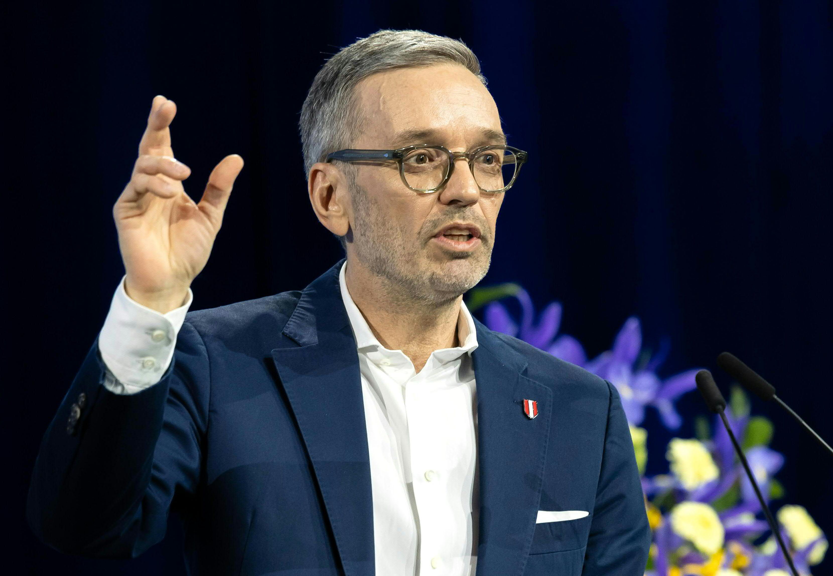 Parteichef Herbert Kickl holte am Landesparteitag der FPÖ-Oberösterreich zum Rundumschlag gegen die Regierung aus.