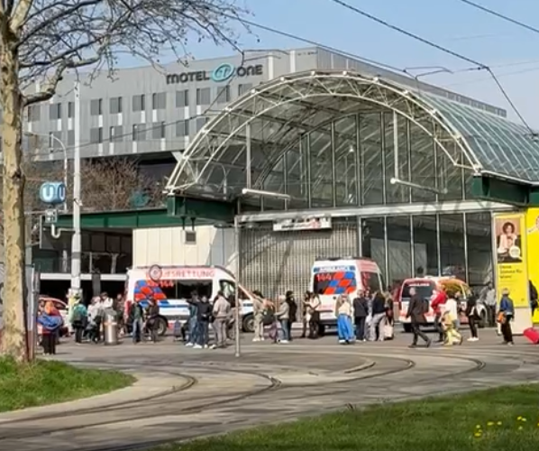 Großeinsatz der Rettung am Westbahnhof.