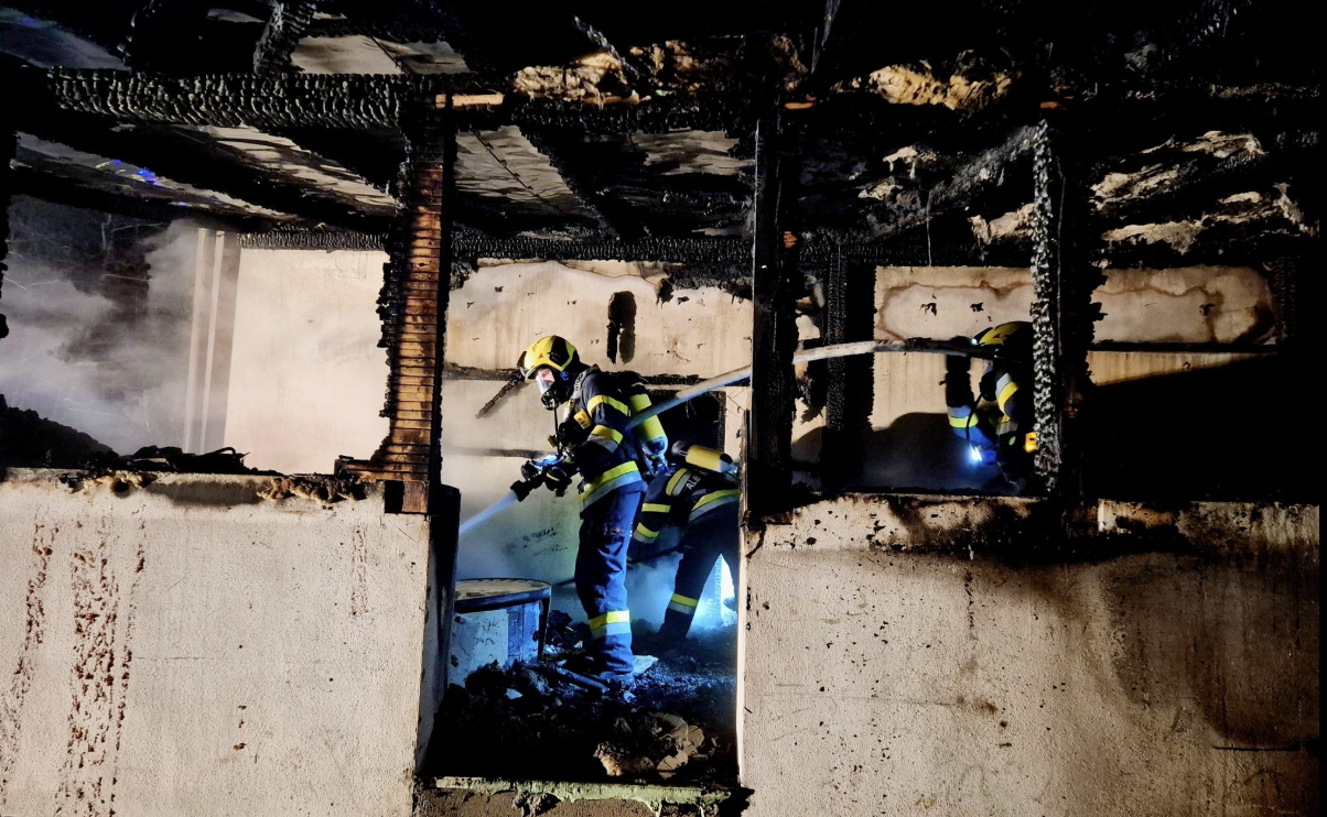 Das Wohnhaus brannte vollständig aus.