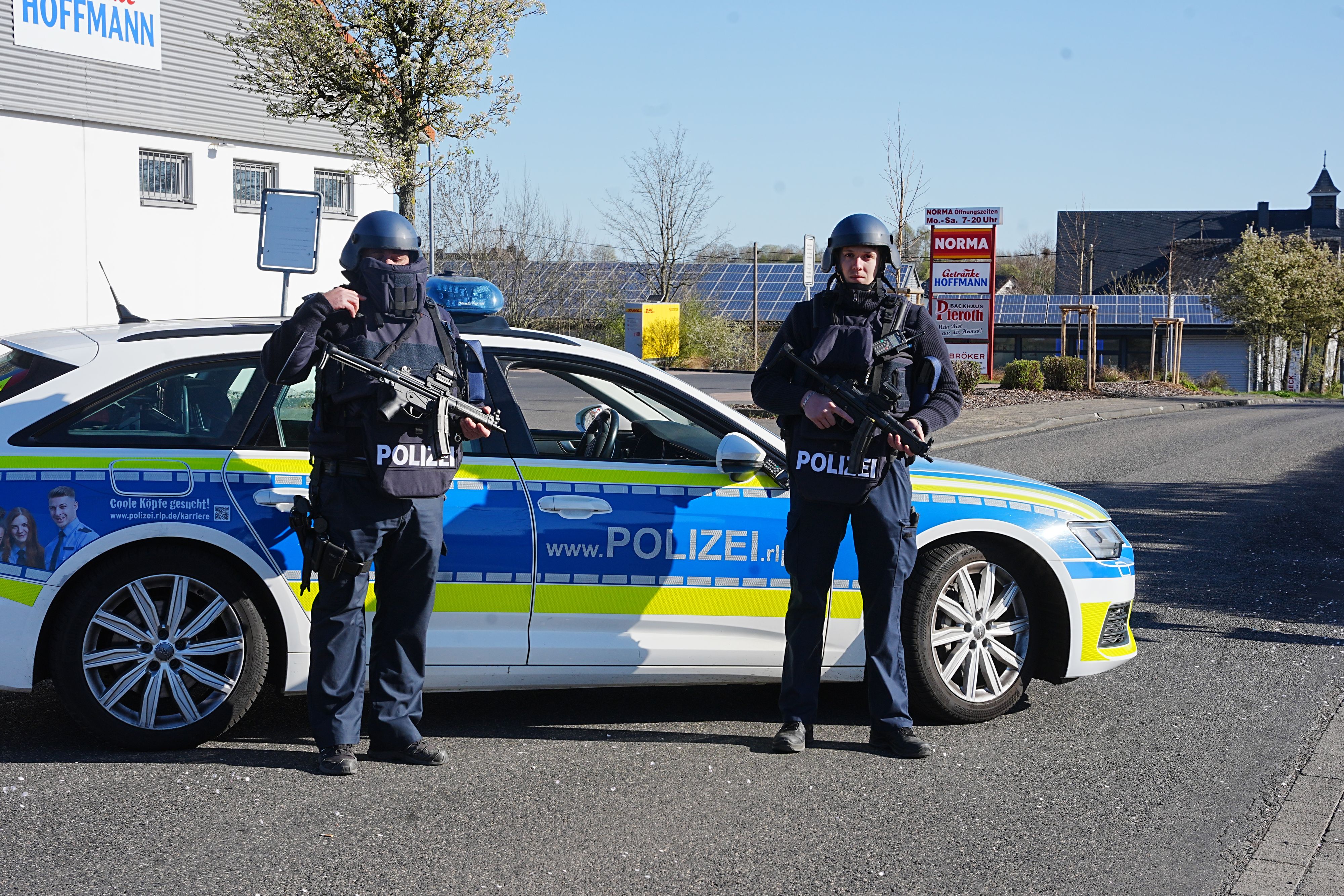 Die Polizei steht im Westerwald im Großeinsatz.