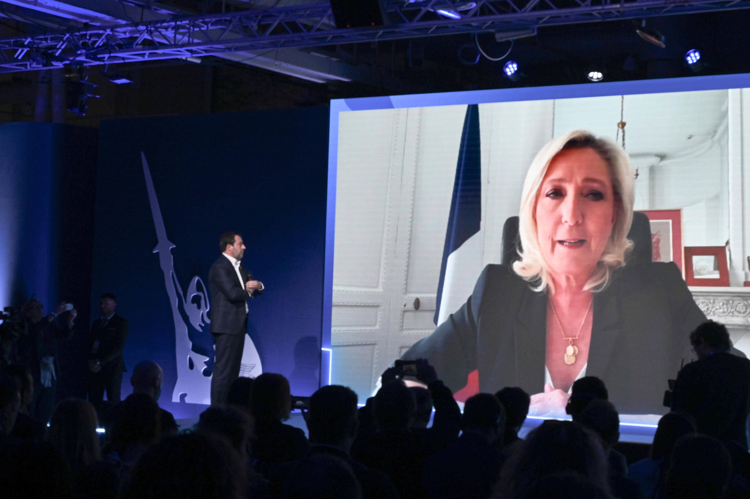 Nach ihrer Verurteilung und dem Wahlausschluss rief Marine Le Pen am 6. April 2025 zum friedlichen Kampf auf – und stellte sich in eine Reihe mit Martin Luther King.