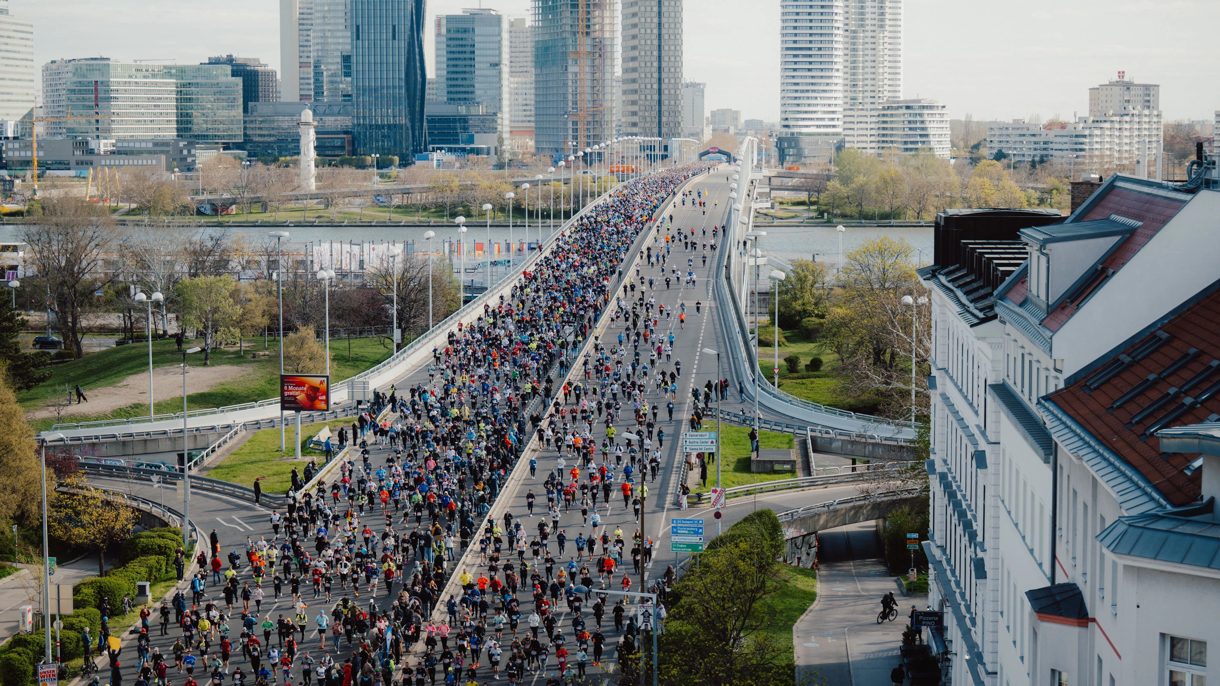 Der 42. Vienna City Marathon startete bei null Grad Celsius und peitschendem Nord-West-Wind. Die besten Bilder des Mega-Events.