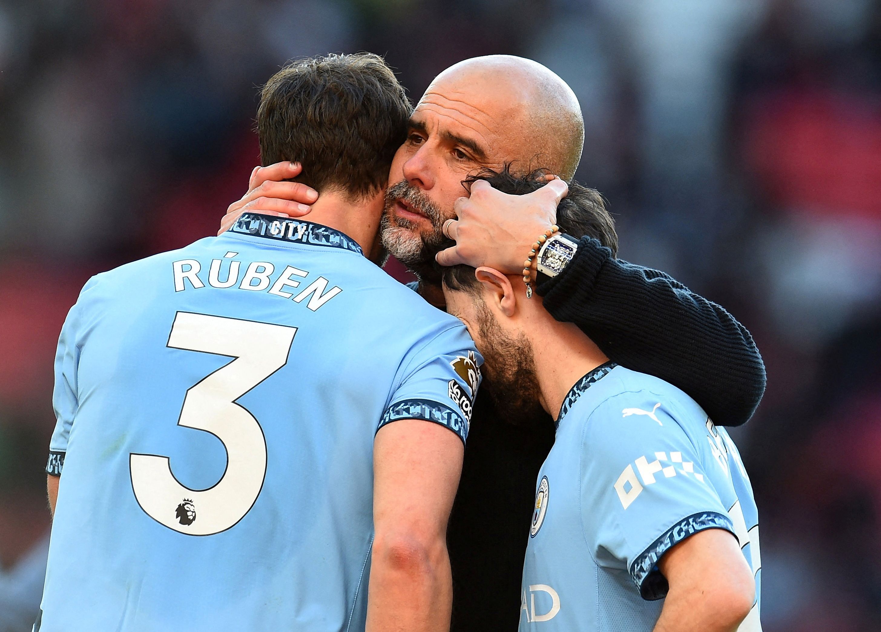 Pep Guardiola tröstet seine City-Stars.