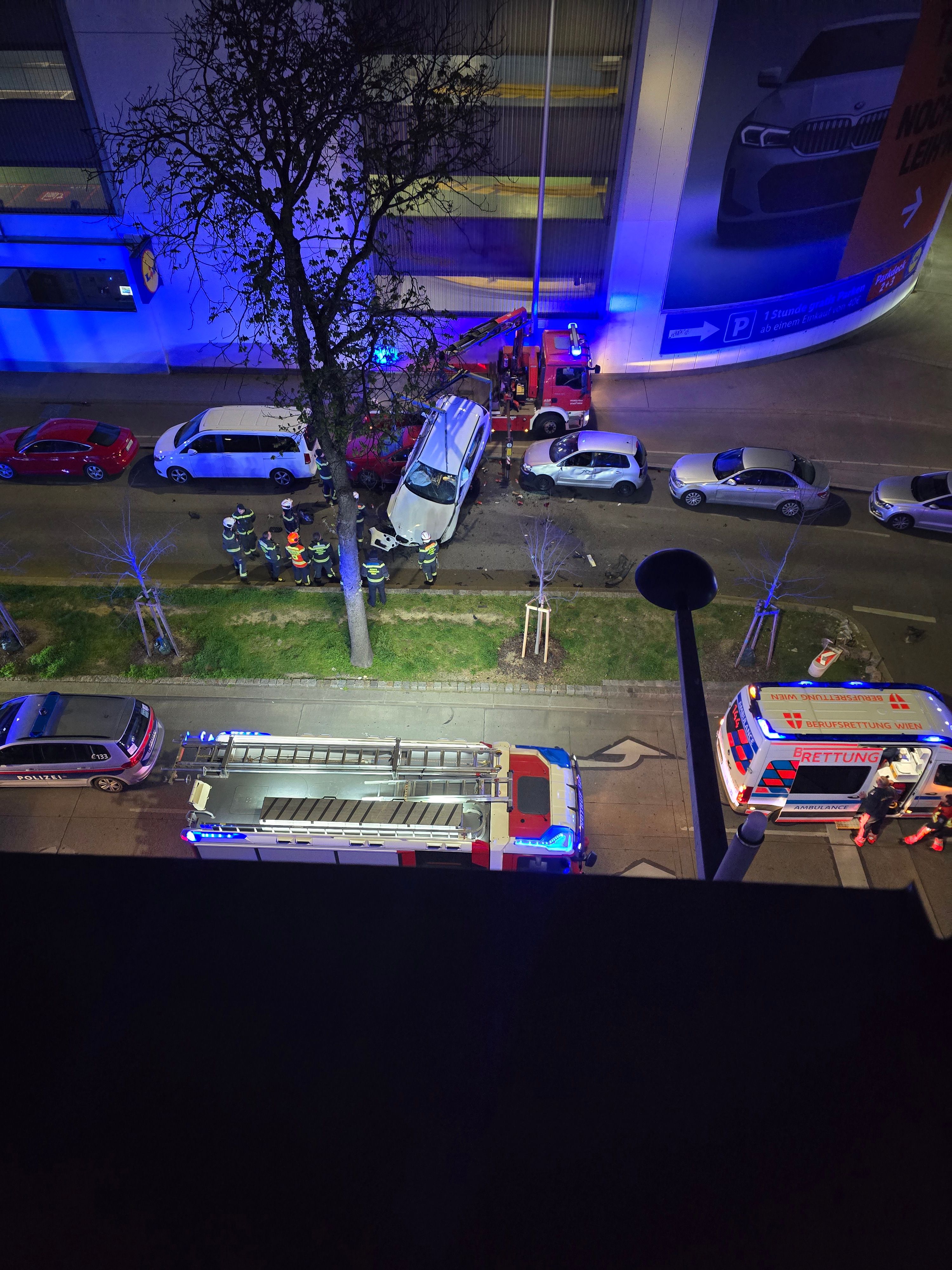 Schwerer Verkehrsunfall auf der Felberstraße in Rudolfsheim-Fünfhaus