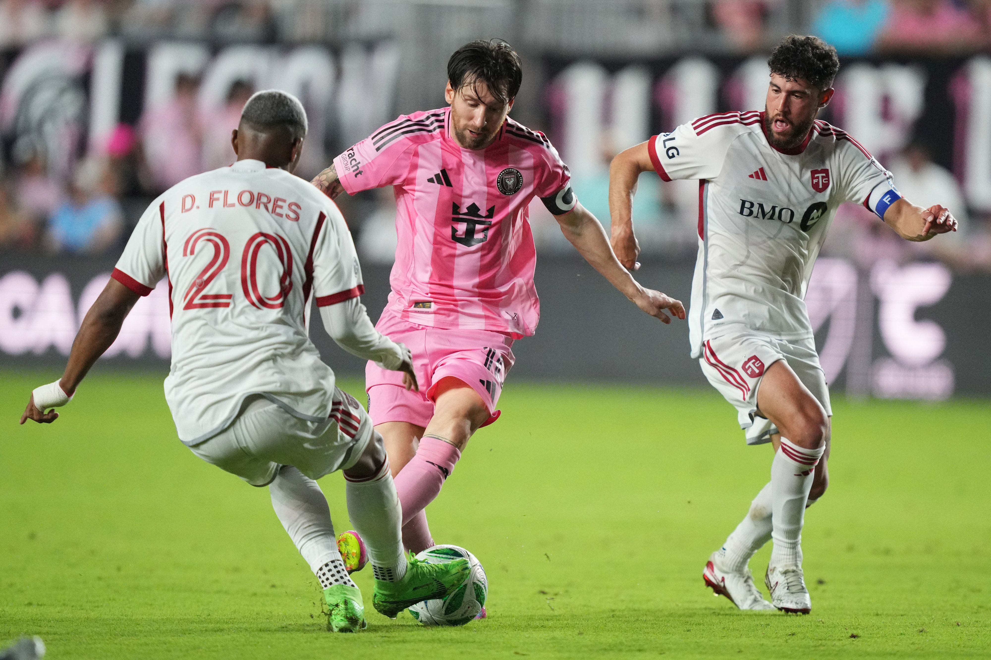 Lionel Messi im Dribbling gegen Toronto.
