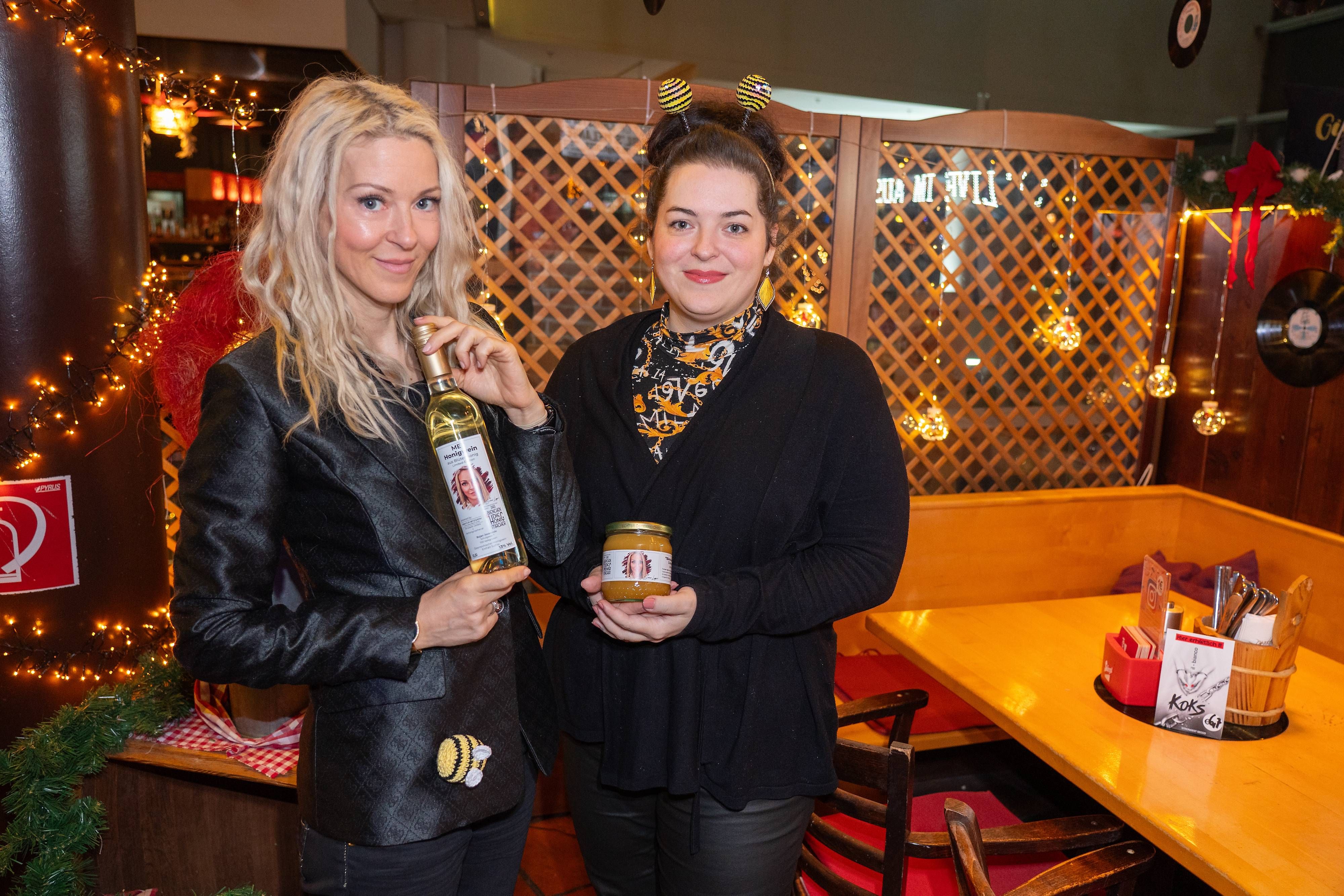 Simone Lugner mit ihrer Schwester Sonja