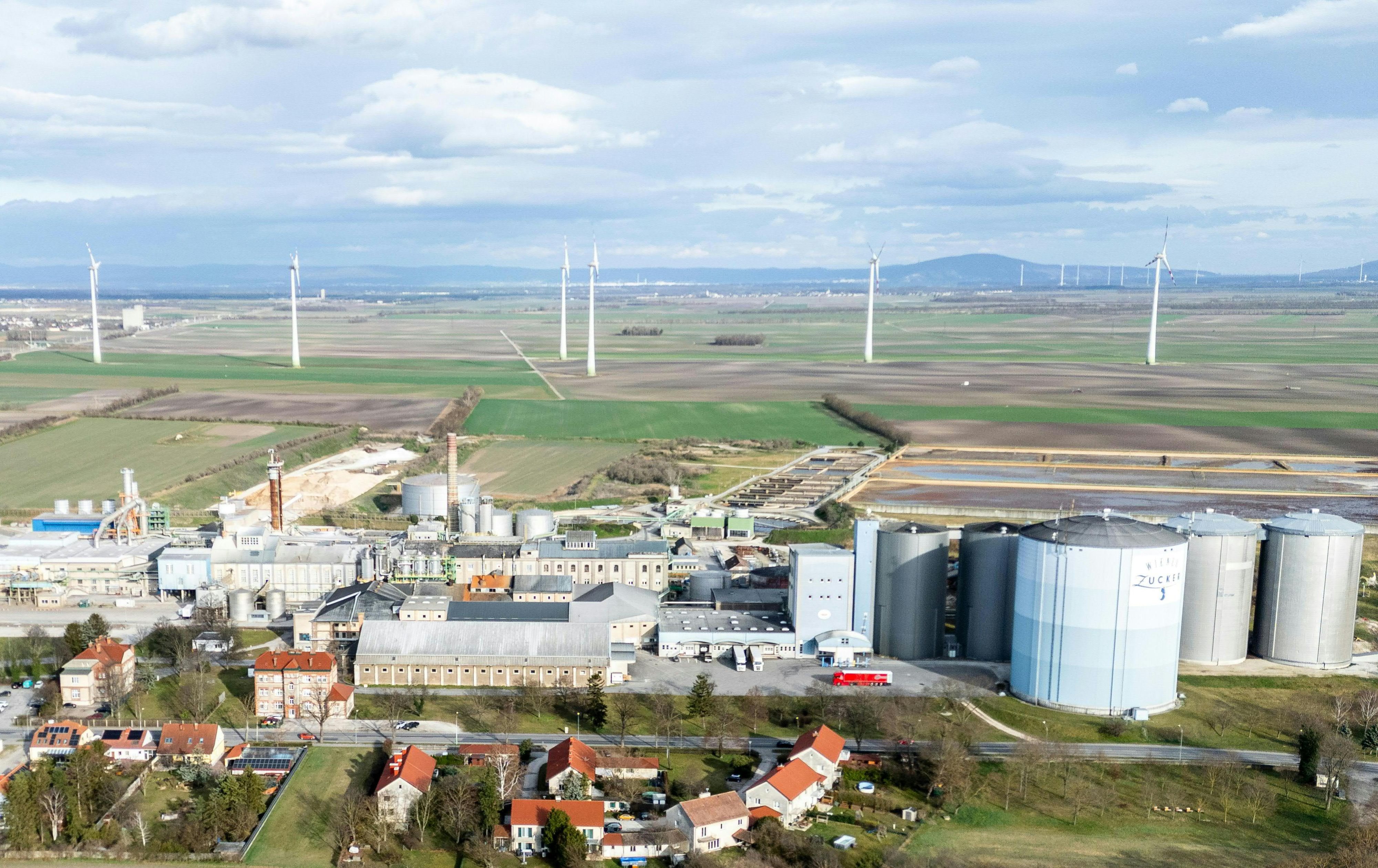 Der börsennotierte Frucht-, Stärke- und Zuckerkonzern Agrana hat die Zuckerproduktion an den Standorten Leopoldsdorf im Marchfeld mit sofortiger Wirkung eingestellt.